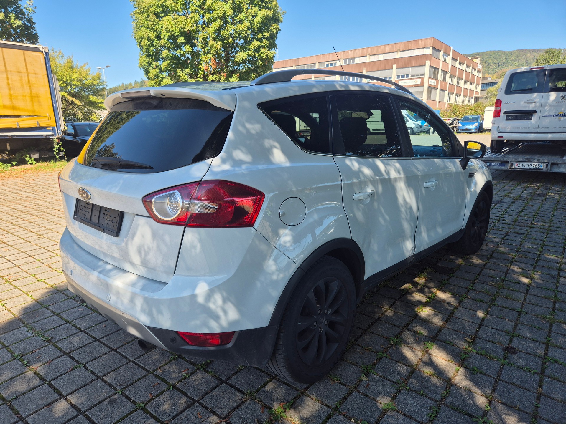 FORD Kuga 2.5 Turbo Titanium 4WD-image-5