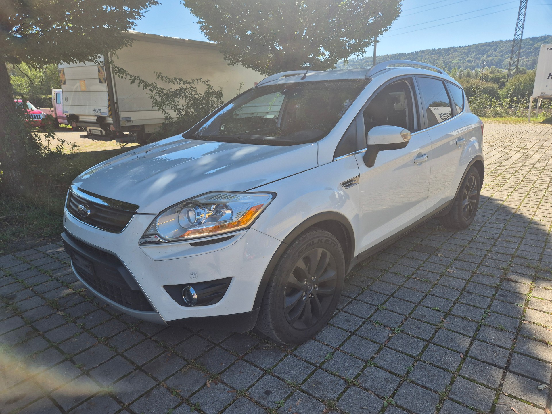 FORD Kuga 2.5 Turbo Titanium 4WD-image-2