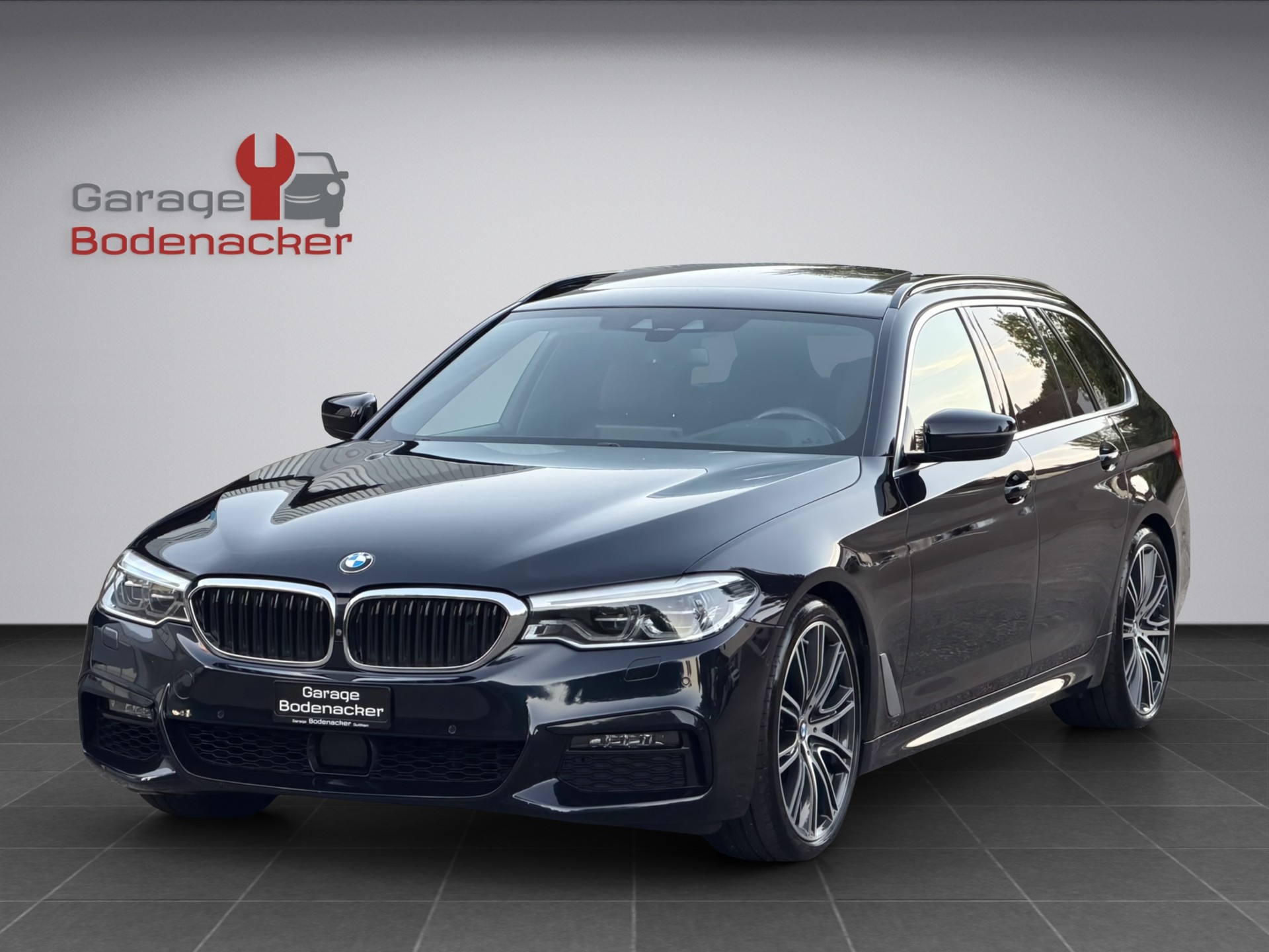 BMW 540i xDrive Touring Steptronic * M Sport Paket * Individual *-image-1