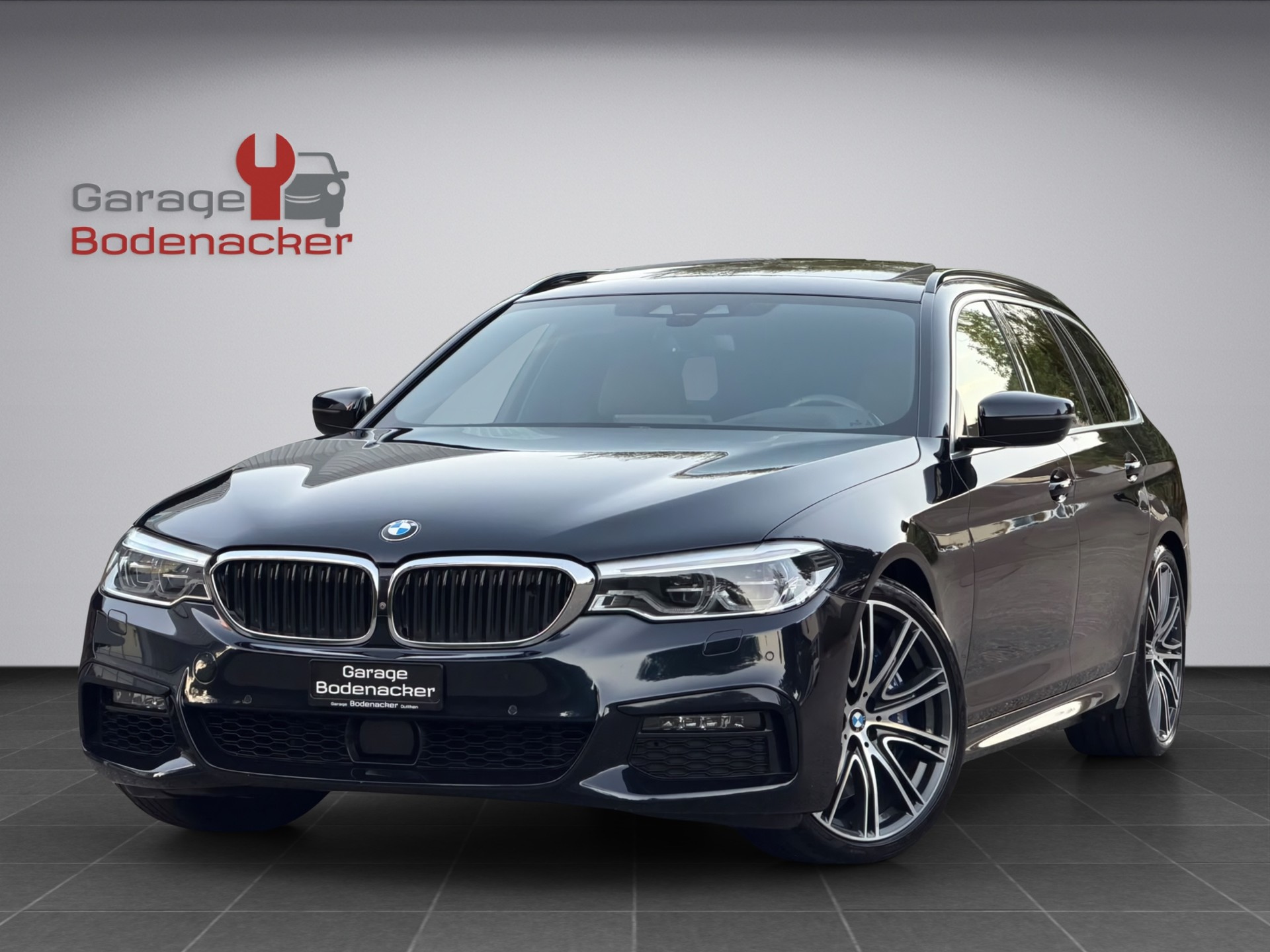 BMW 540i xDrive Touring Steptronic * M Sport Paket * Individual *-image-0
