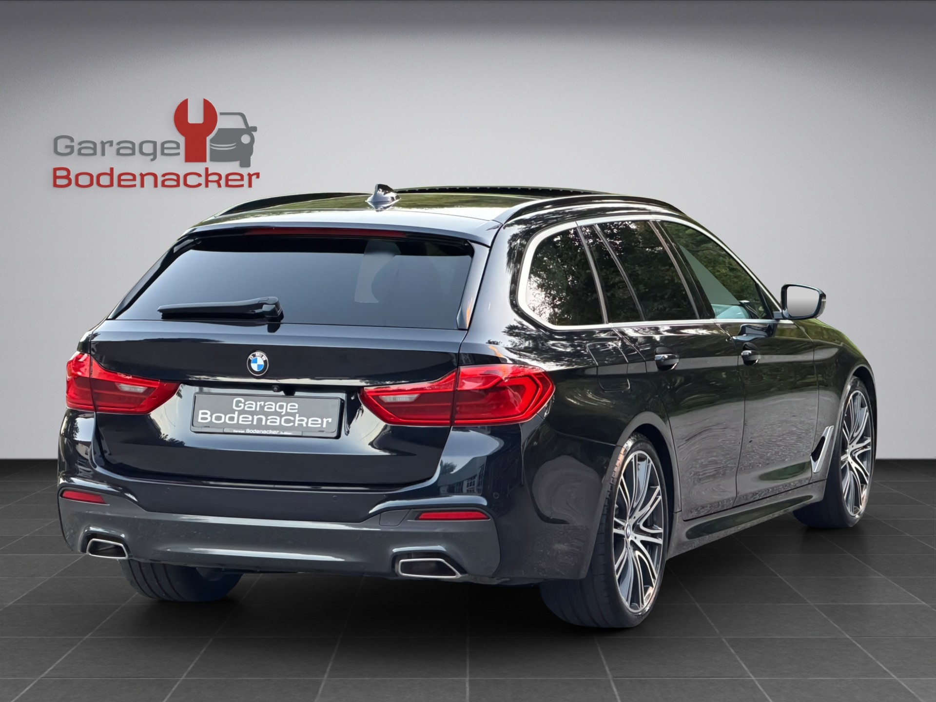 BMW 540i xDrive Touring Steptronic * M Sport Paket * Individual *-image-4