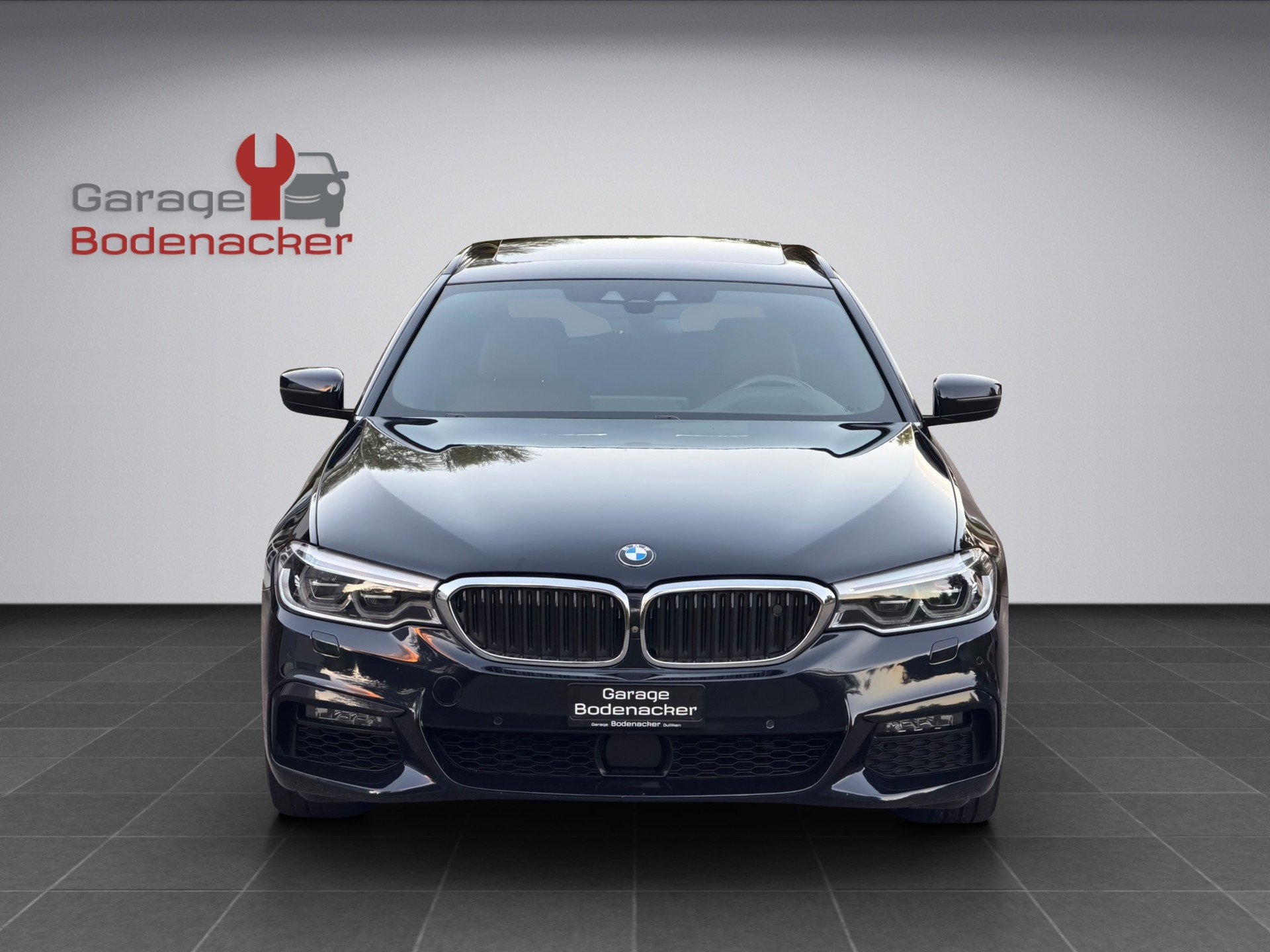 BMW 540i xDrive Touring Steptronic * M Sport Paket * Individual *-image-14