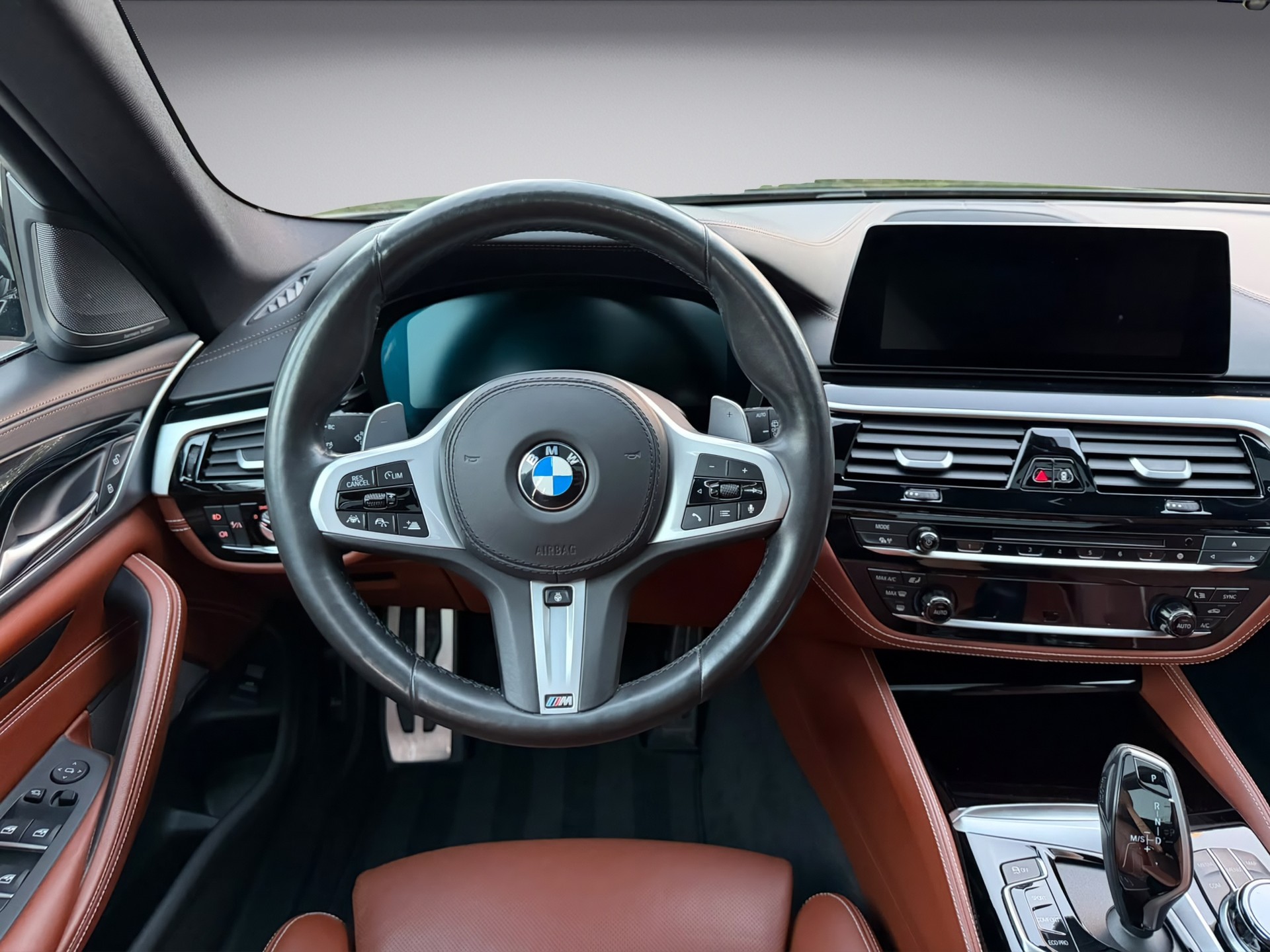 BMW 540i xDrive Touring Steptronic * M Sport Paket * Individual *-image-7