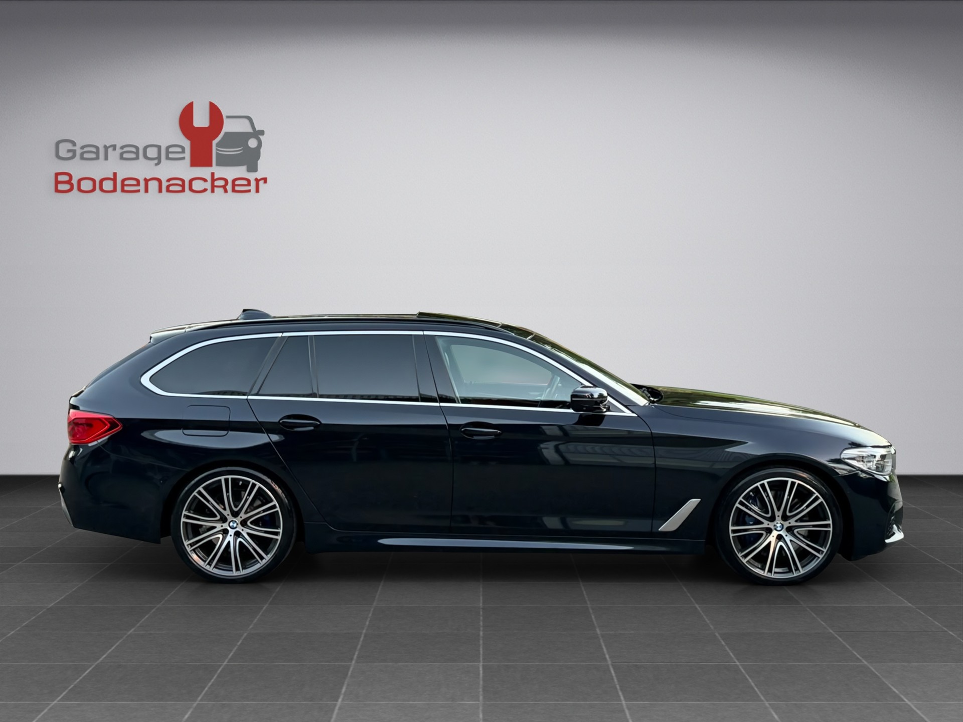 BMW 540i xDrive Touring Steptronic * M Sport Paket * Individual *-image-5