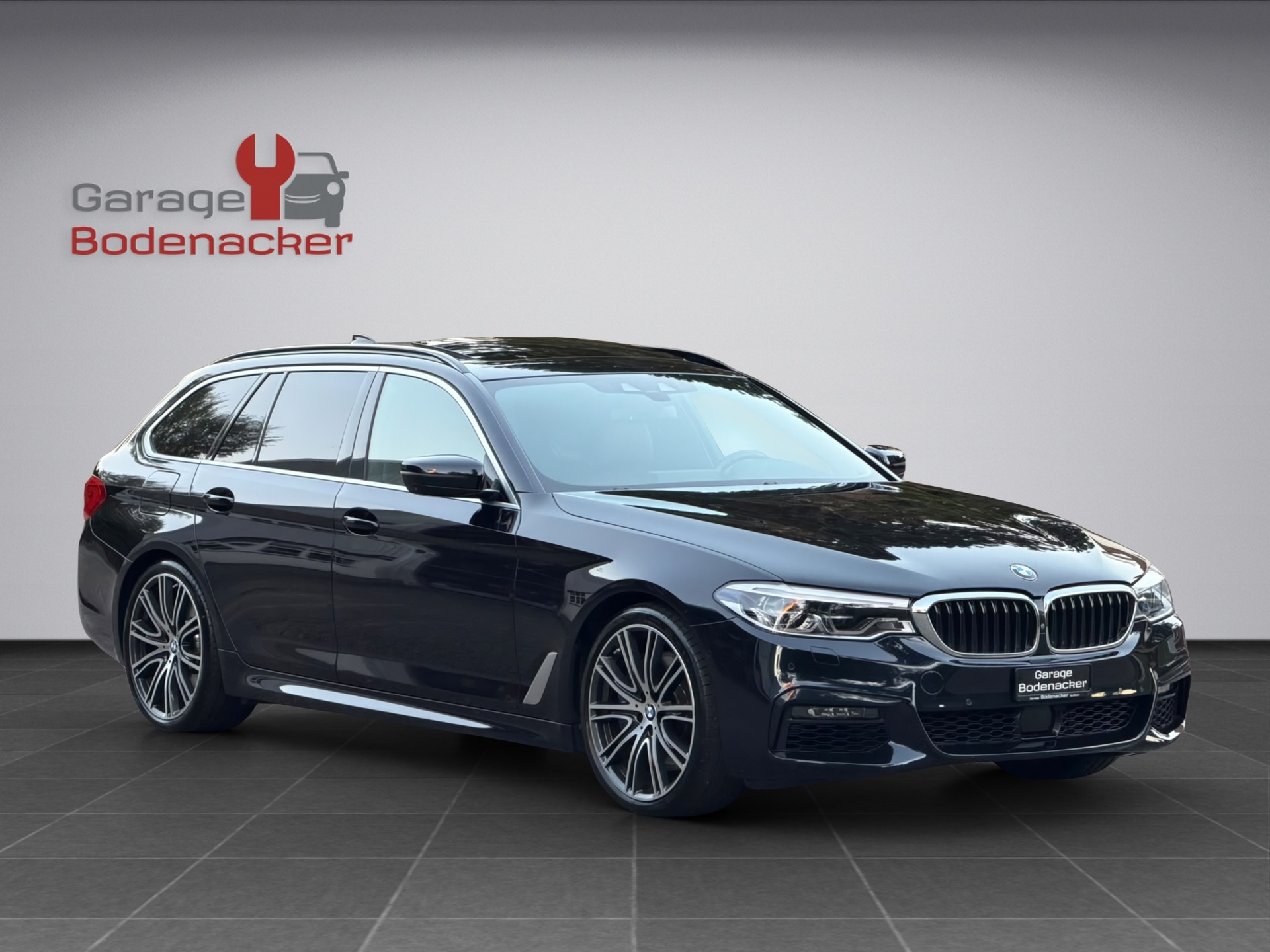 BMW 540i xDrive Touring Steptronic * M Sport Paket * Individual *-image-6