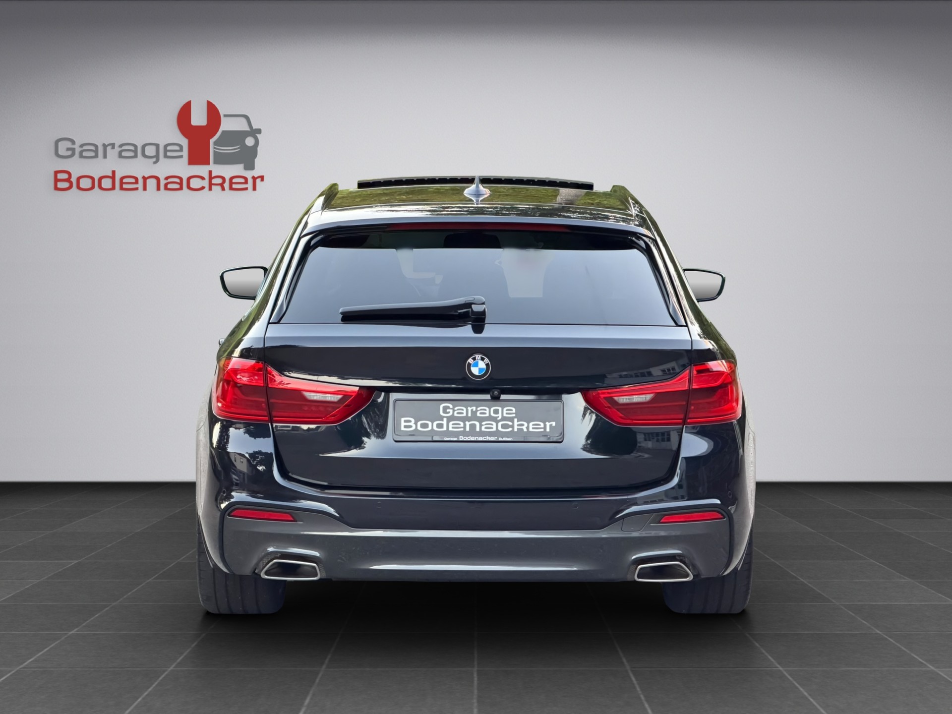 BMW 540i xDrive Touring Steptronic * M Sport Paket * Individual *-image-16