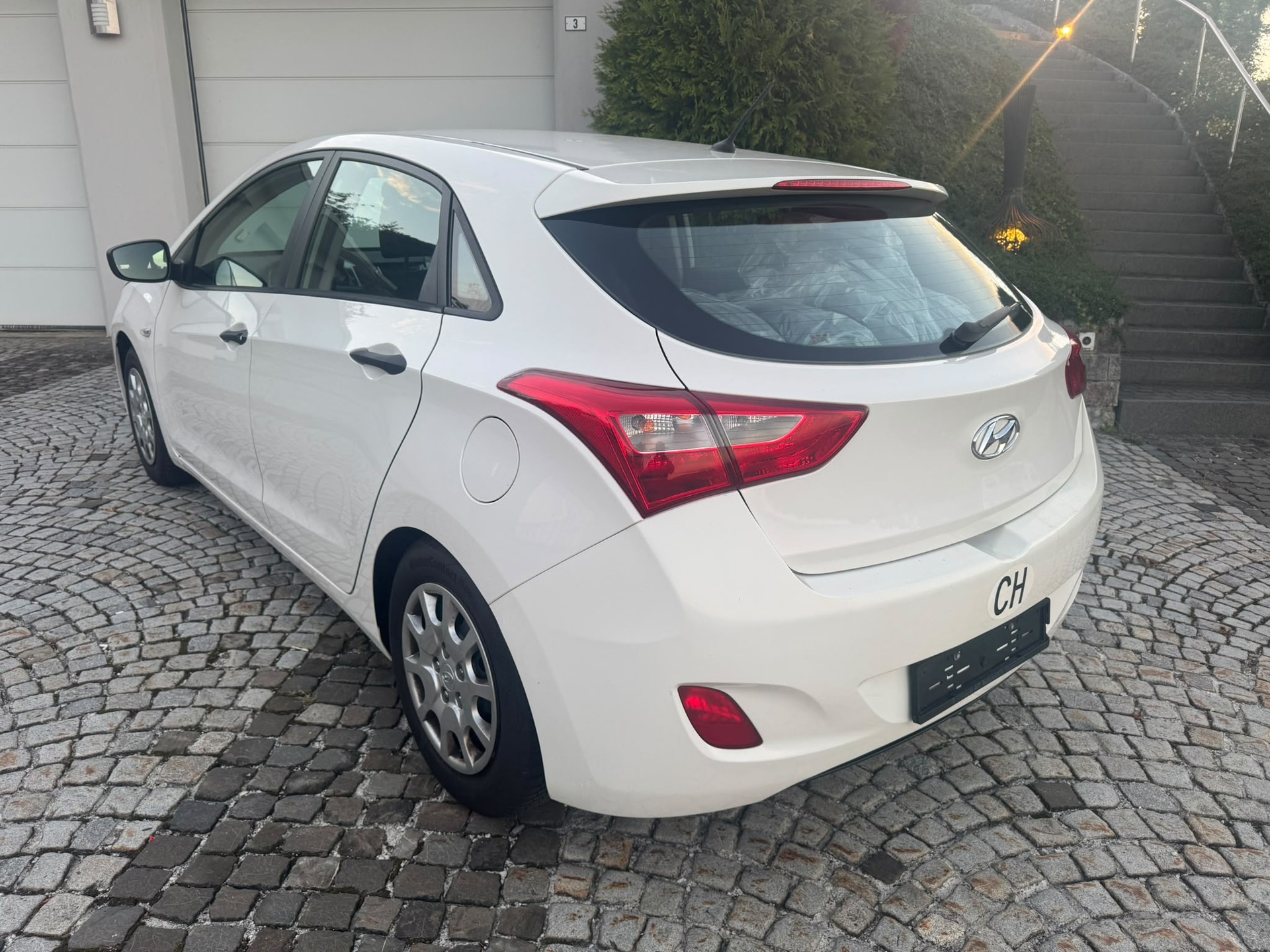 HYUNDAI i30 1.4 Comfort-image-4