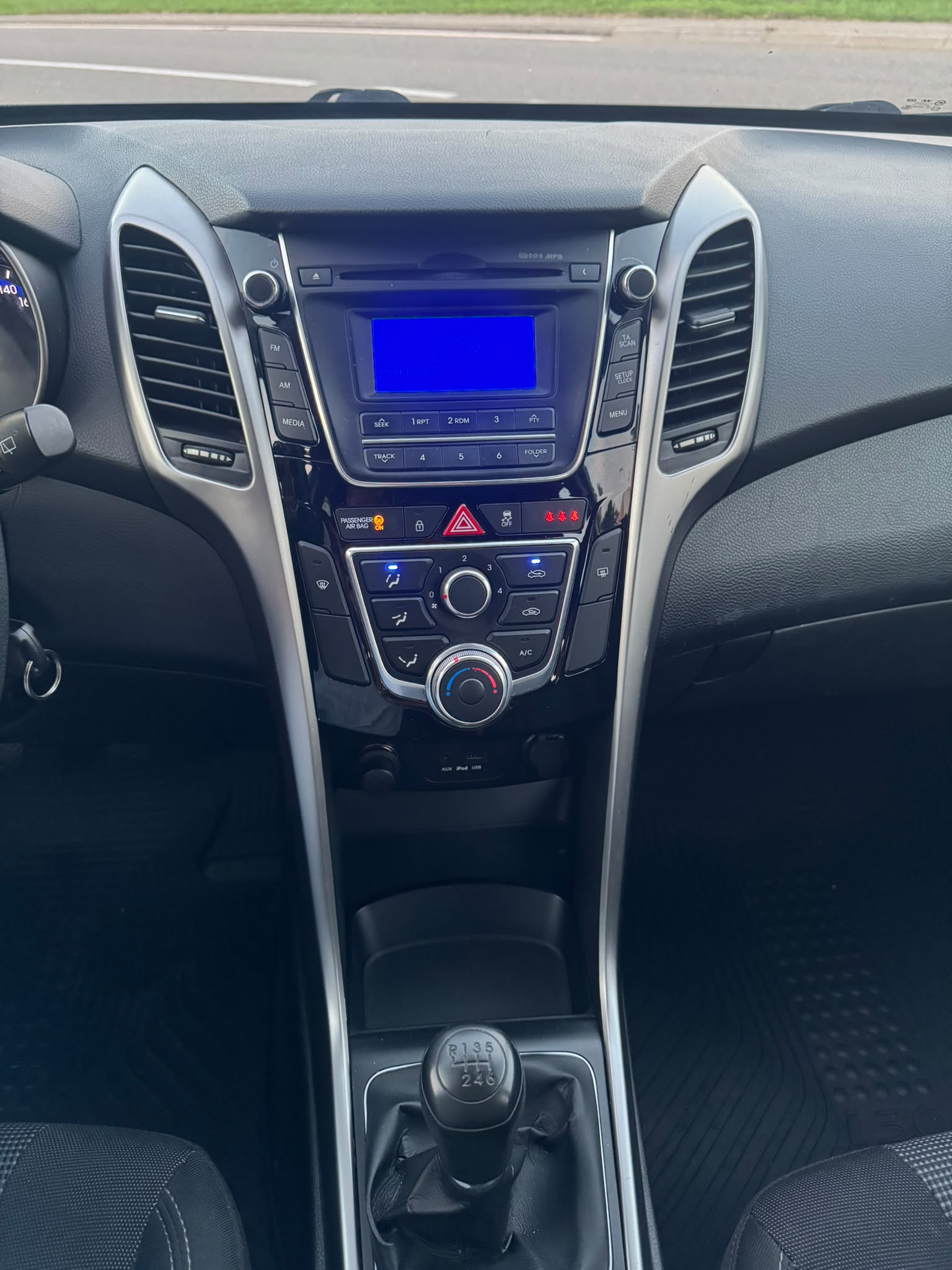 HYUNDAI i30 1.4 Comfort-image-10