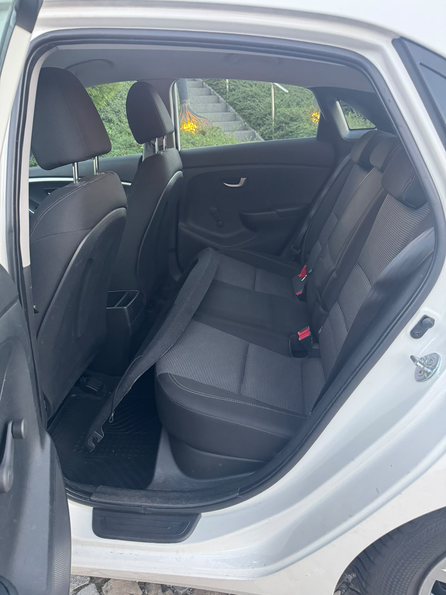 HYUNDAI i30 1.4 Comfort-image-11