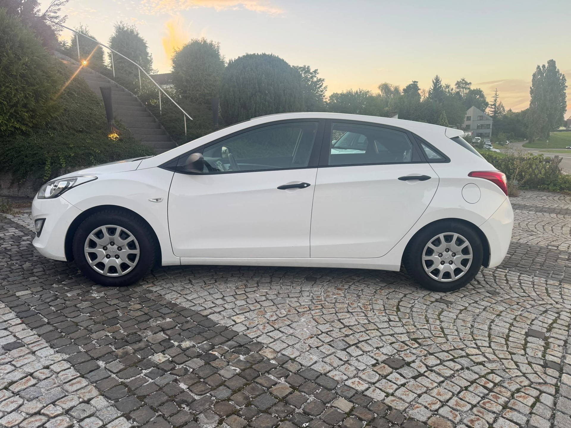 HYUNDAI i30 1.4 Comfort-image-3