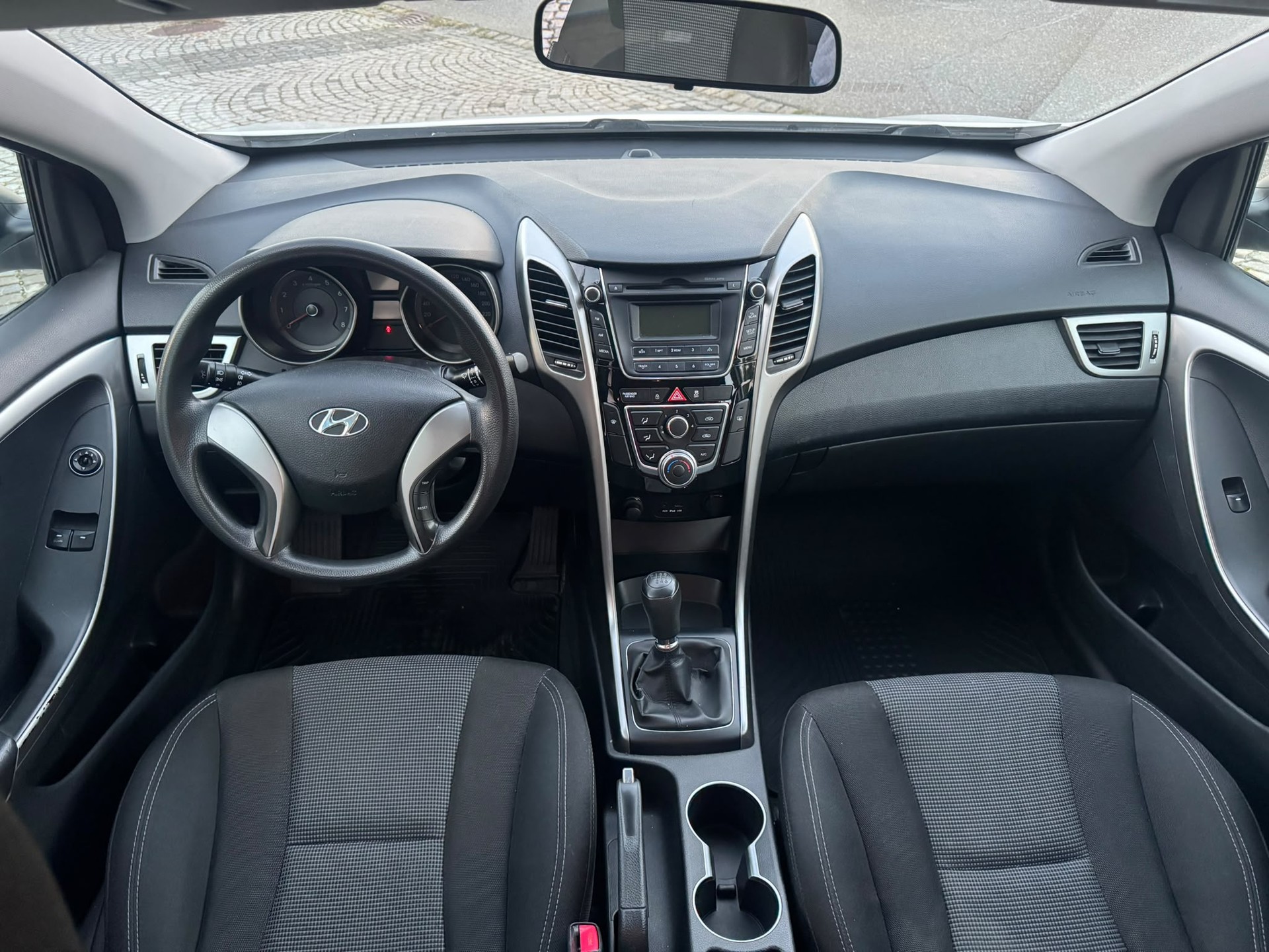 HYUNDAI i30 1.4 Comfort-image-9
