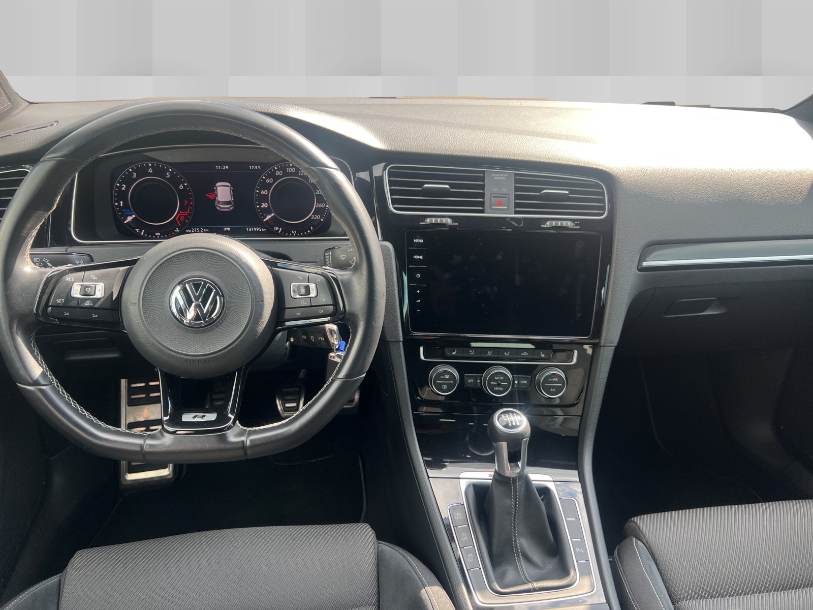 VW Golf 2.0 TSI R 4Motion-image-9