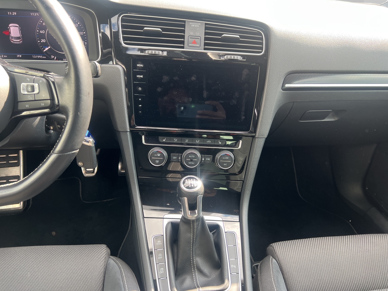 VW Golf 2.0 TSI R 4Motion-image-11