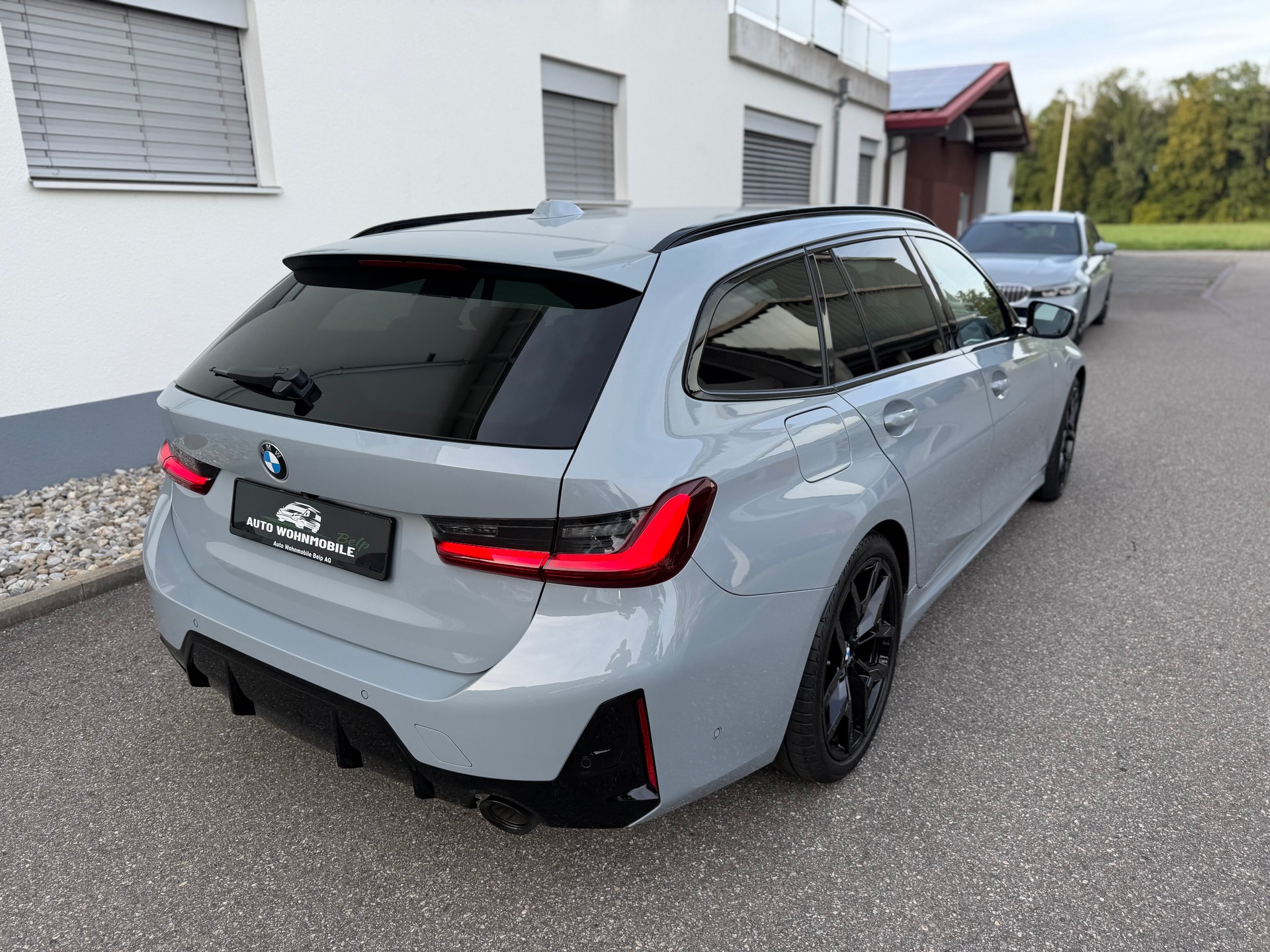 BMW 320d xDrive 48V Touring Steptronic M Sport-image-6