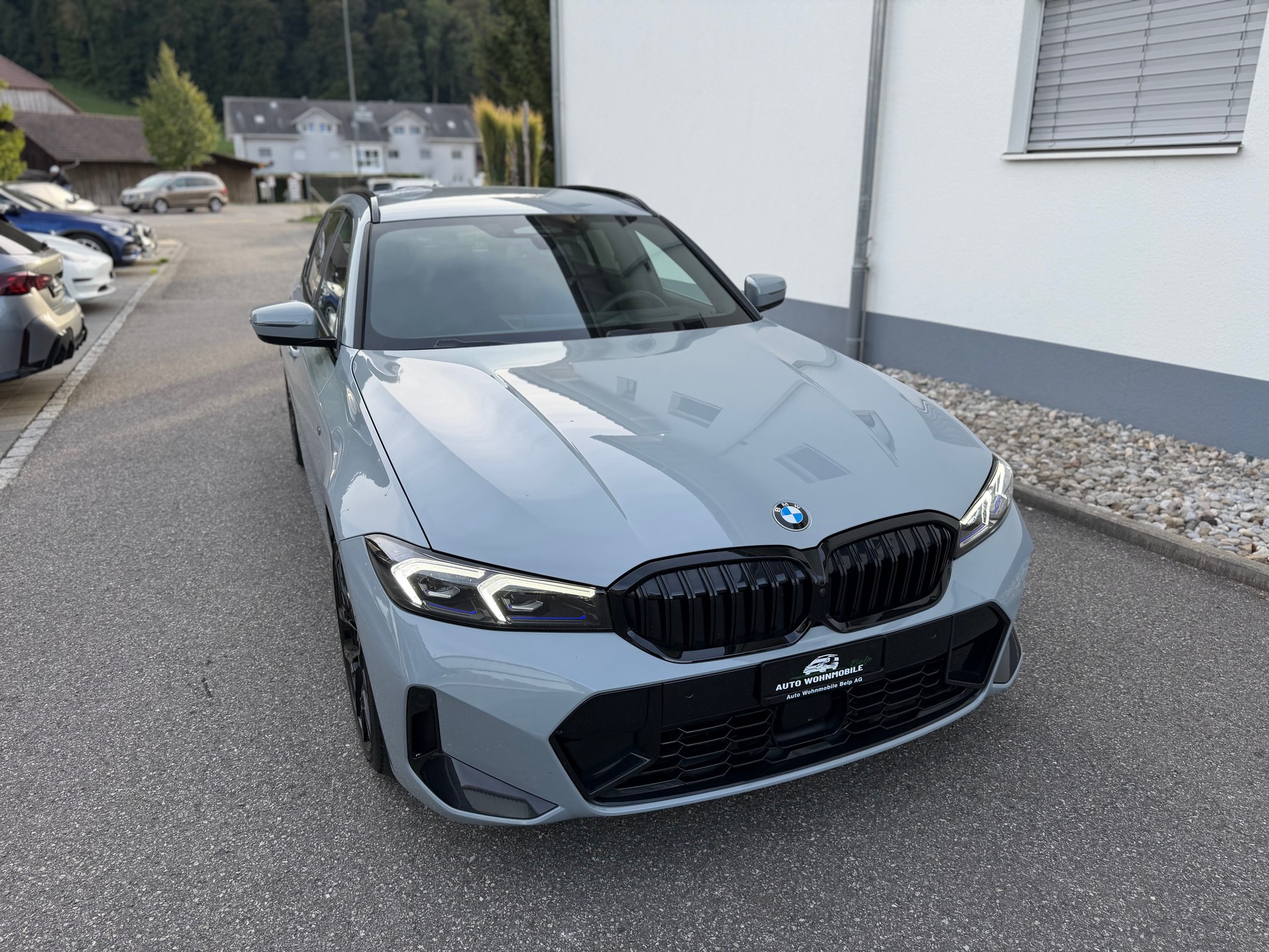 BMW 320d xDrive 48V Touring Steptronic M Sport-image-0