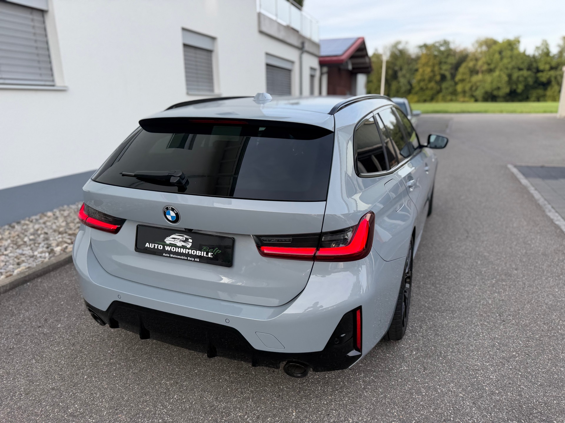 BMW 320d xDrive 48V Touring Steptronic M Sport-image-7
