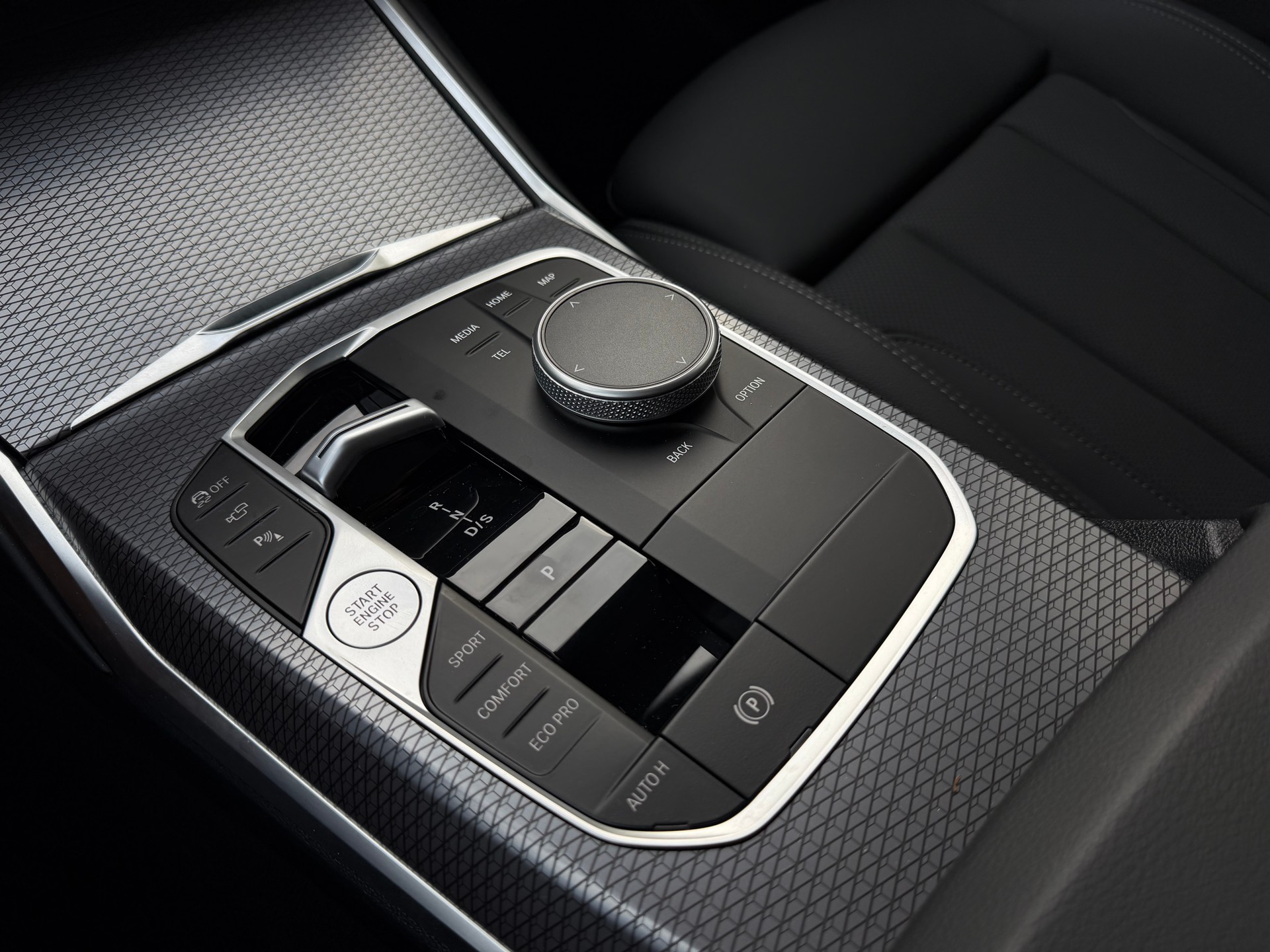 BMW 320d xDrive 48V Touring Steptronic M Sport-image-26