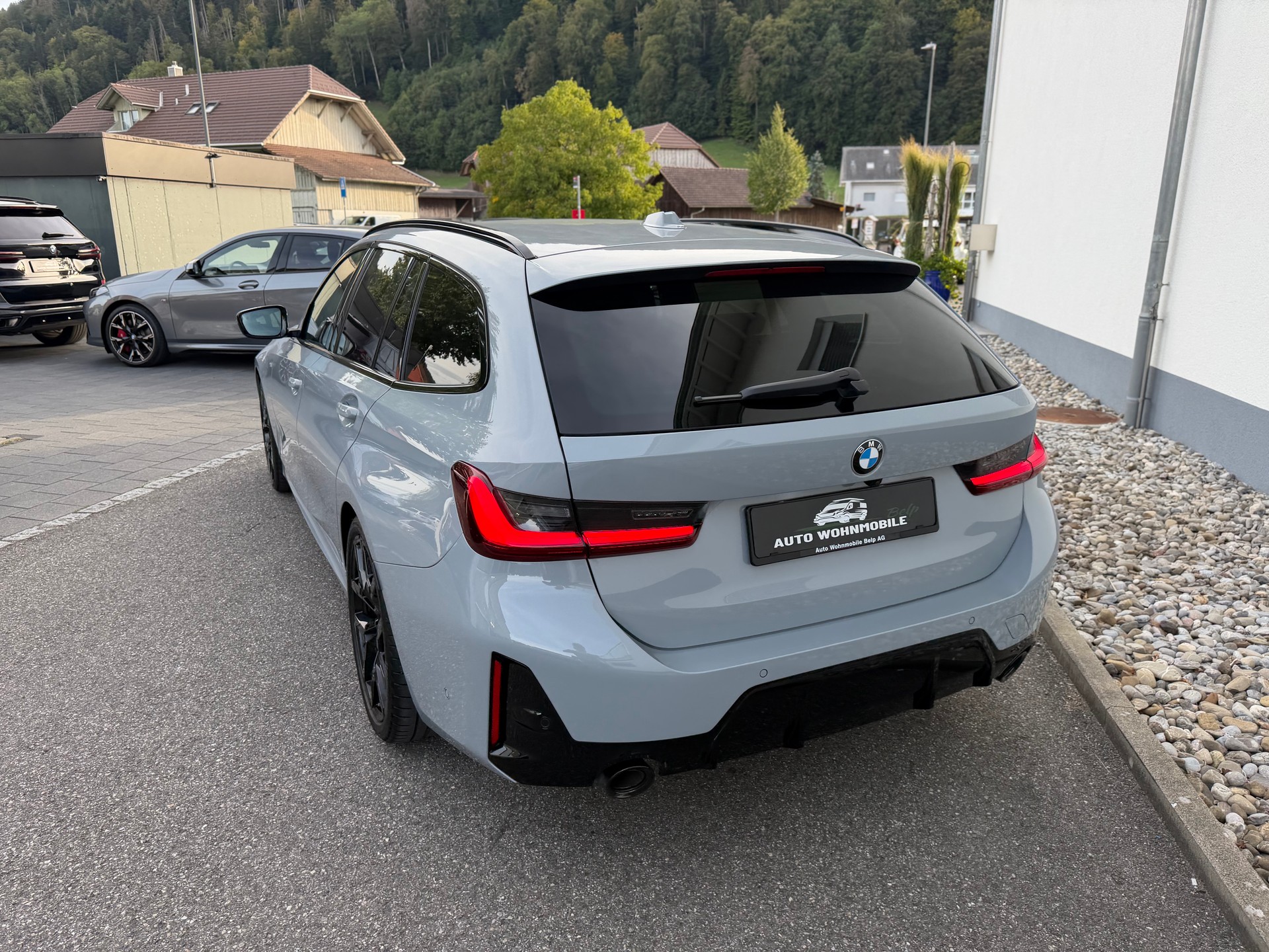 BMW 320d xDrive 48V Touring Steptronic M Sport-image-14