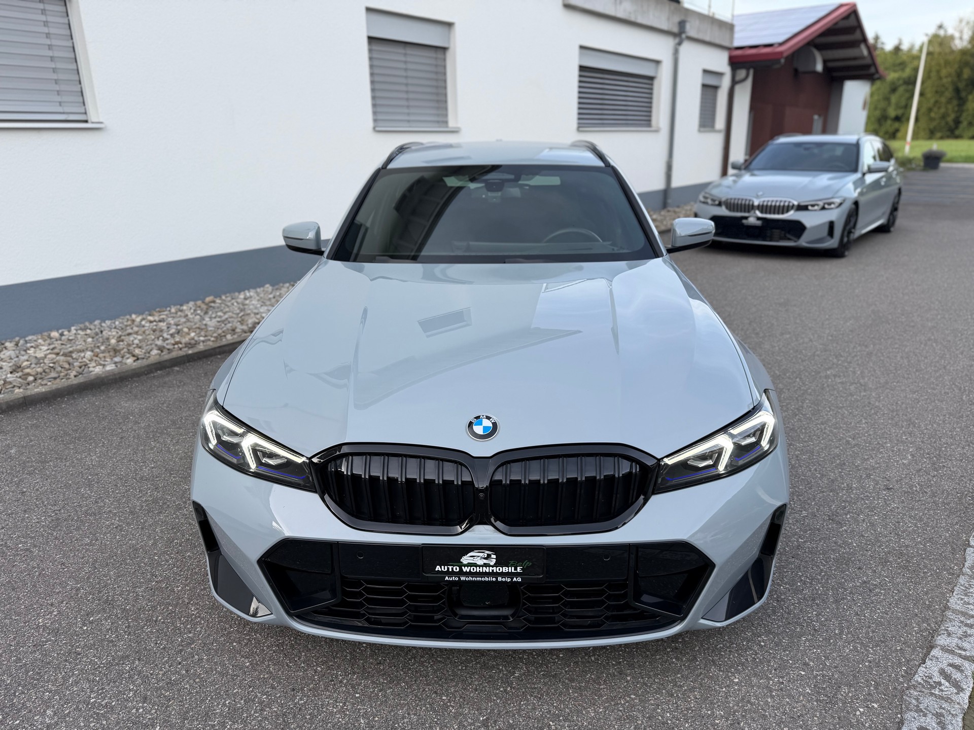 BMW 320d xDrive 48V Touring Steptronic M Sport-image-8