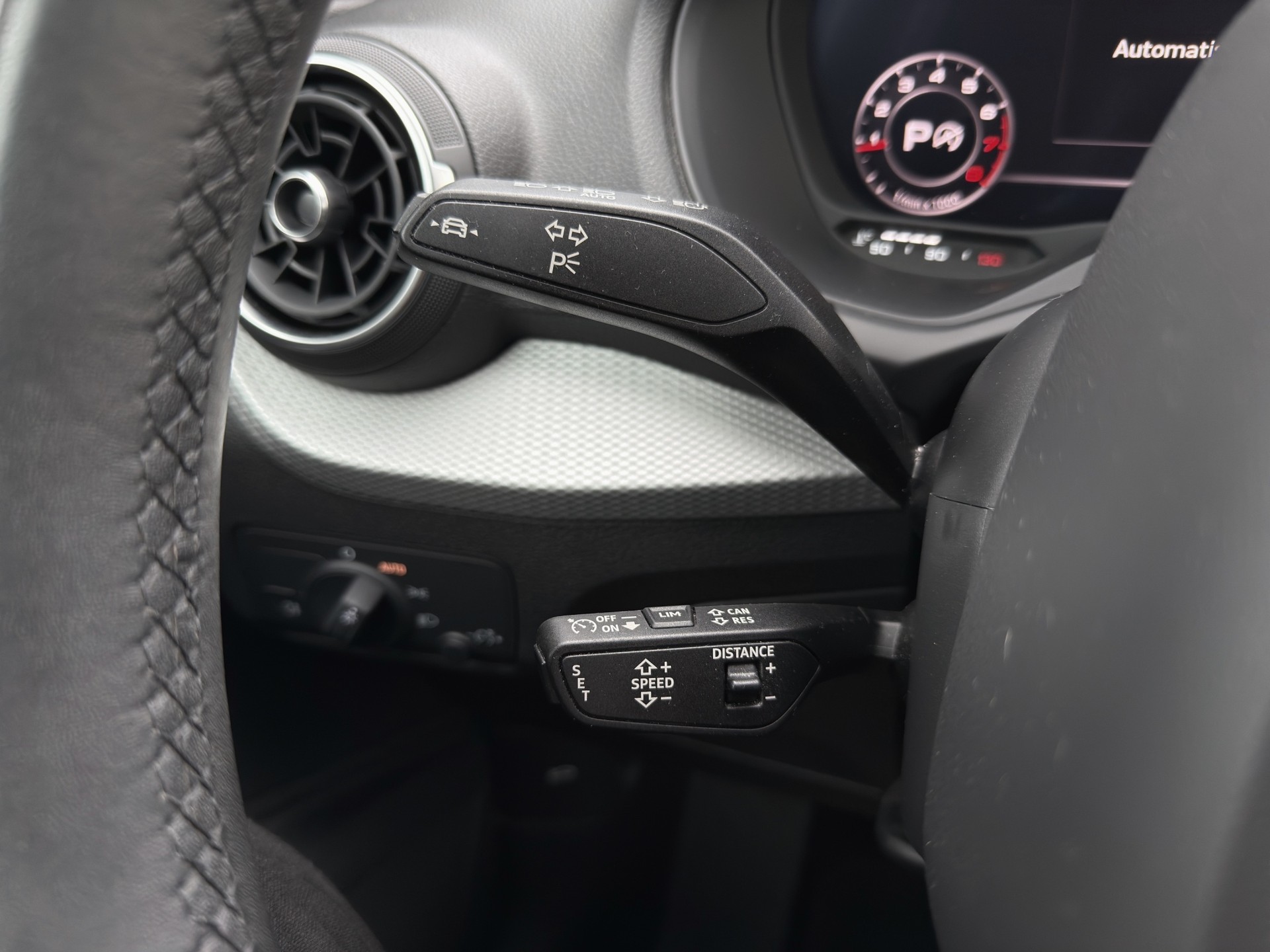 AUDI Q2 40 TFSI advanced Attraction quattro S-tronic-image-17