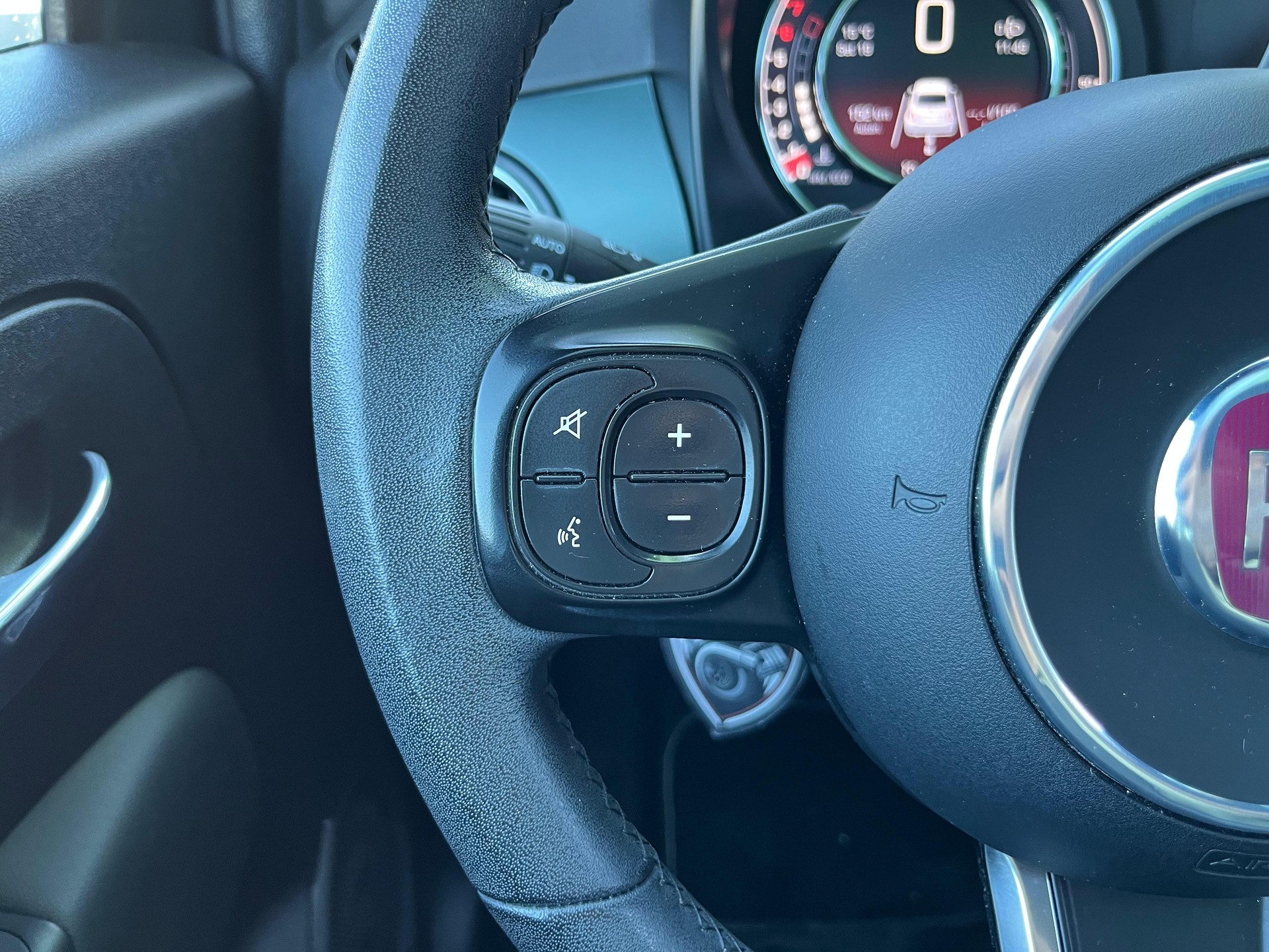 FIAT 500 1.0 N3 MildHybrid Rockstar-image-14