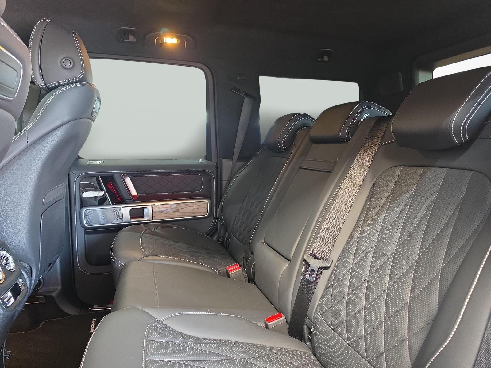 MERCEDES-BENZ G 500 4MATIC AMG Line-image-15