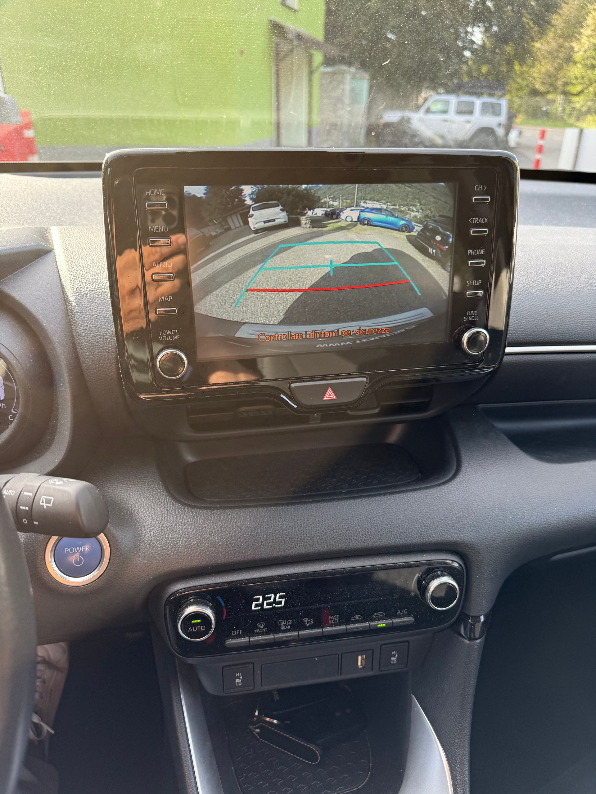 TOYOTA Yaris 1.5 Trend e-CVT-image-7