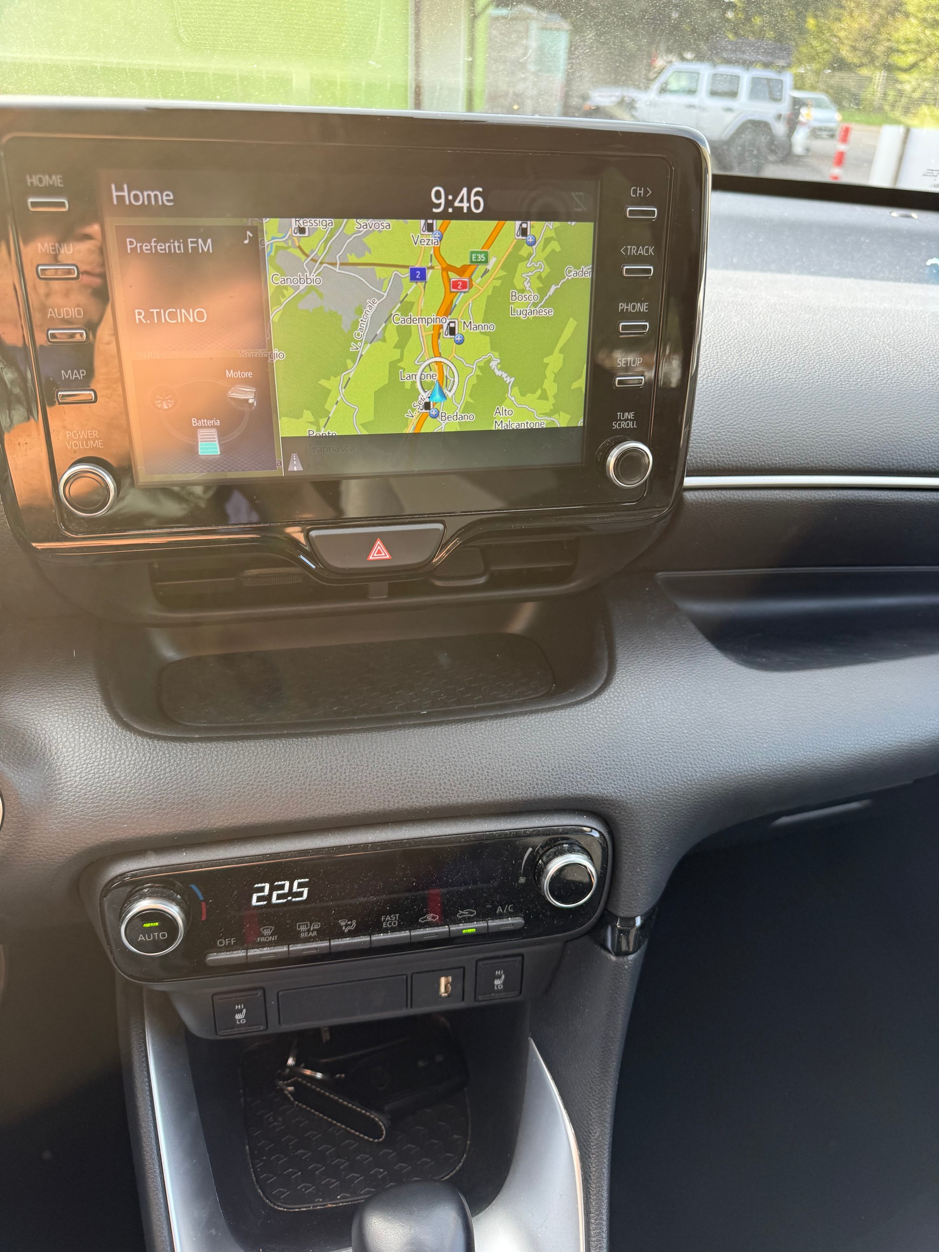 TOYOTA Yaris 1.5 Trend e-CVT-image-6