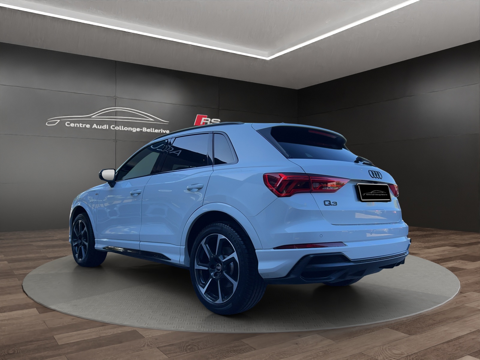 AUDI Q3 45 TFSI e S line S-tronic-image-3