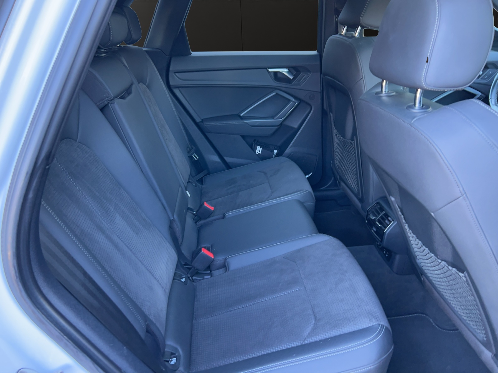 AUDI Q3 45 TFSI e S line S-tronic-image-16