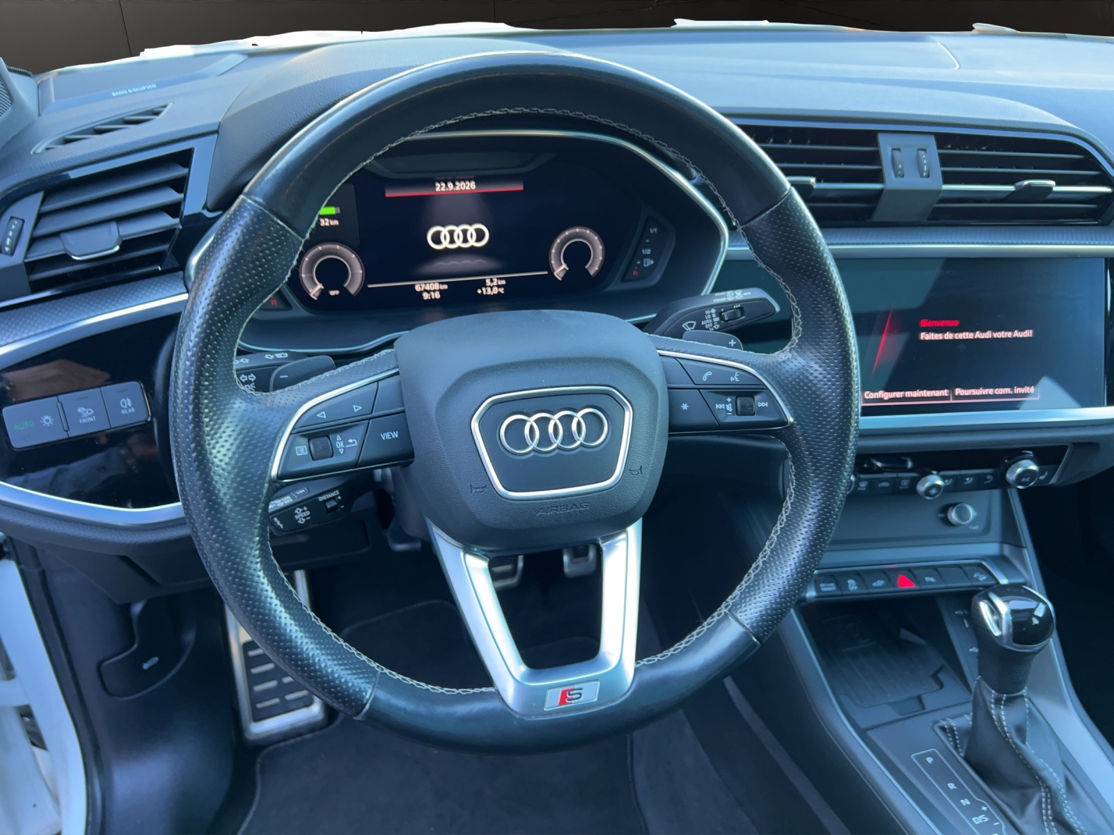 AUDI Q3 45 TFSI e S line S-tronic-image-9