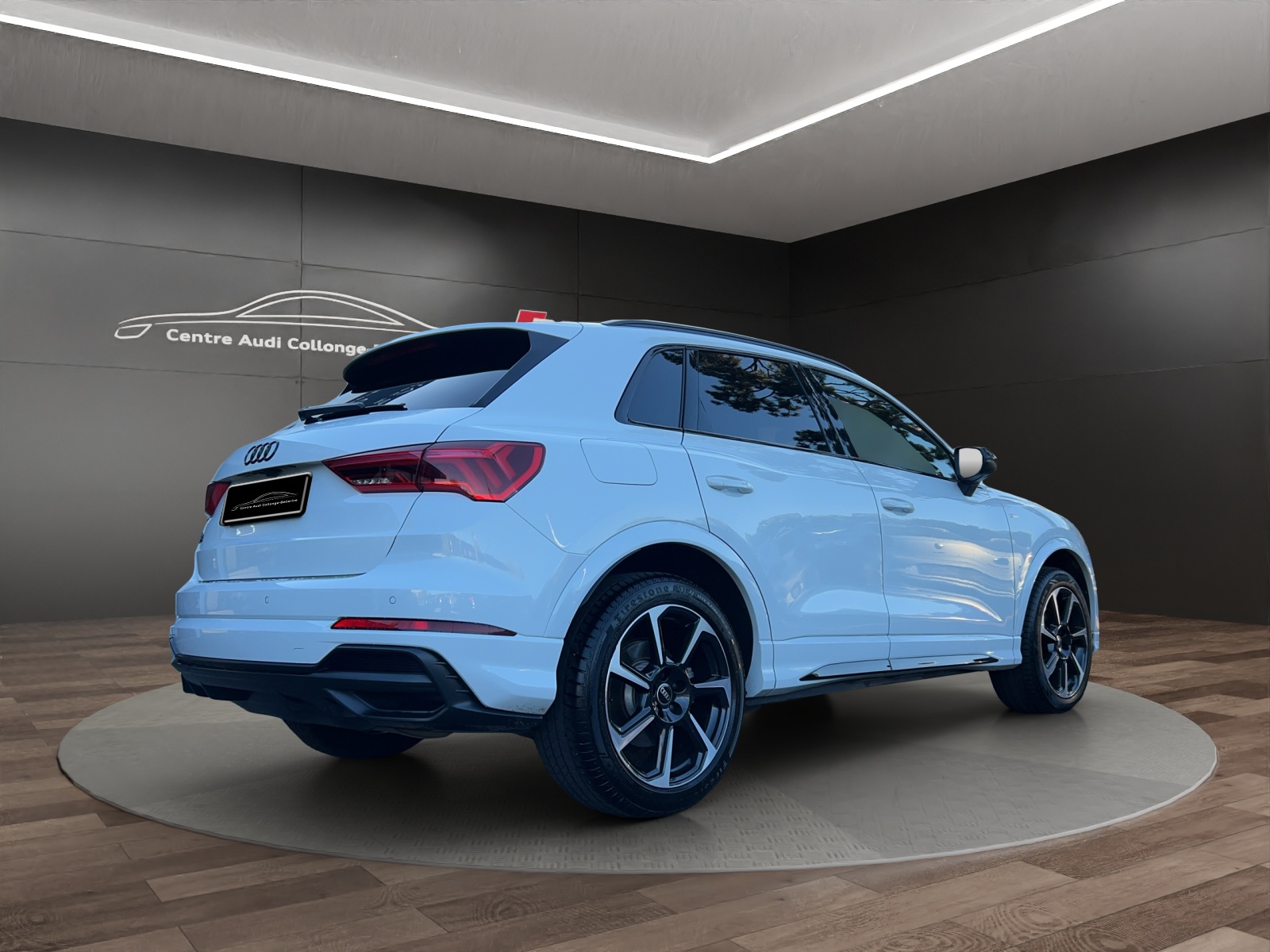 AUDI Q3 45 TFSI e S line S-tronic-image-5