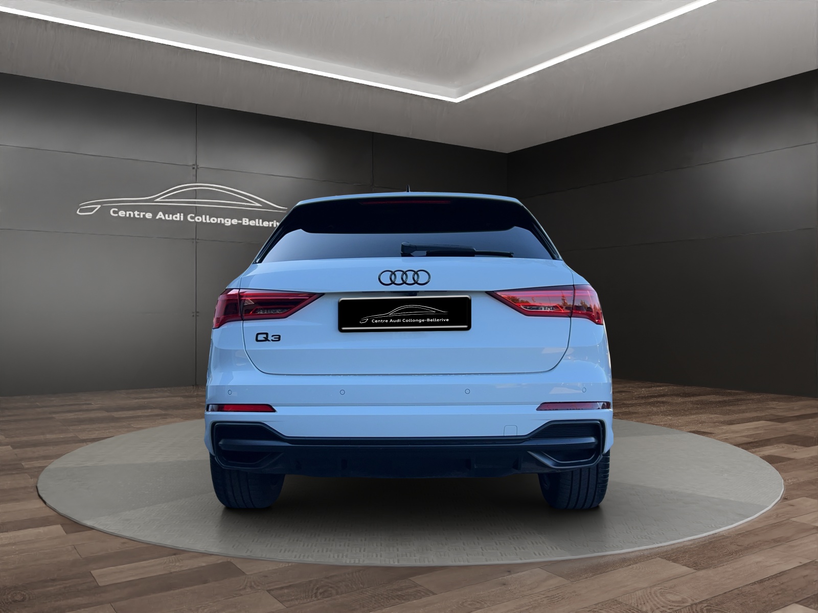 AUDI Q3 45 TFSI e S line S-tronic-image-4