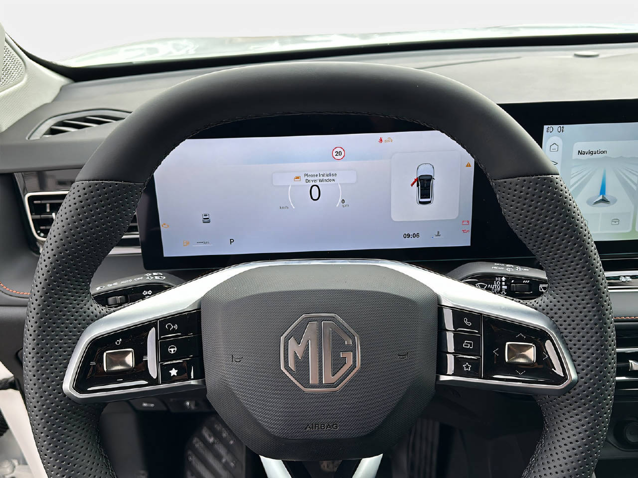 MG HS 1.5 Hybrid Luxury-image-8