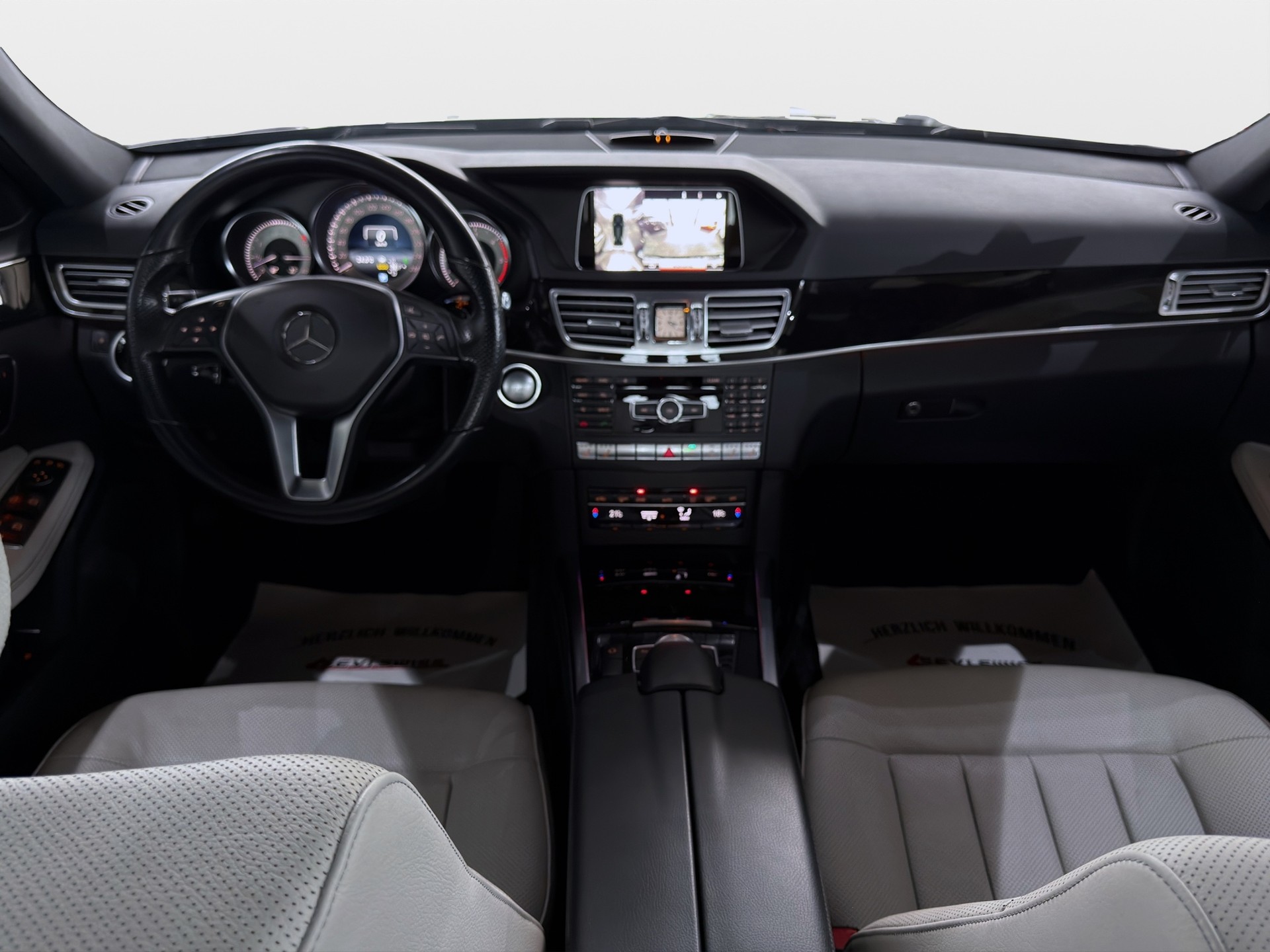 MERCEDES-BENZ E 350 BlueTEC Avantgarde 4Matic 7G-Tronic*Frisch ab MFK,1 Jahr oder 20'000km Garantie auf Motor und Getriebe*-image-12