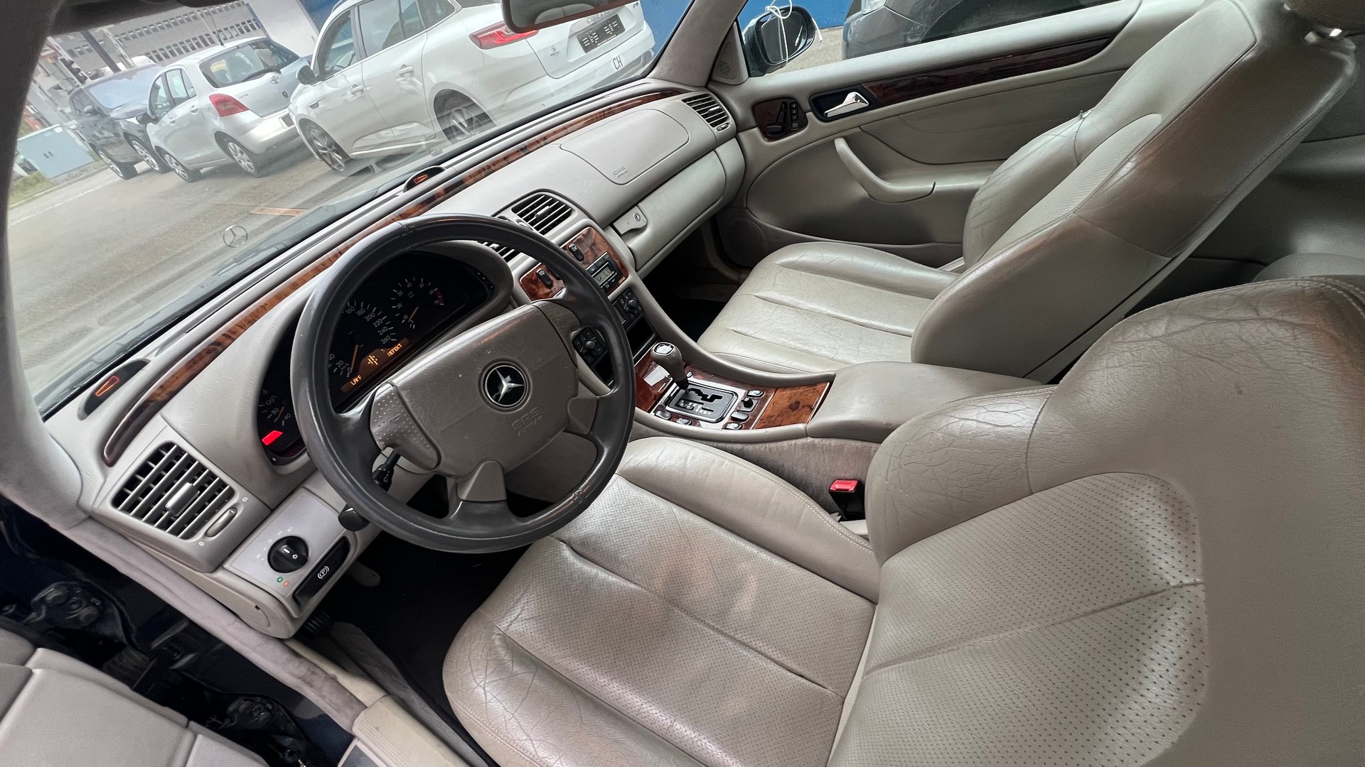 MERCEDES-BENZ CLK 320 Elégance Automatic-image-9