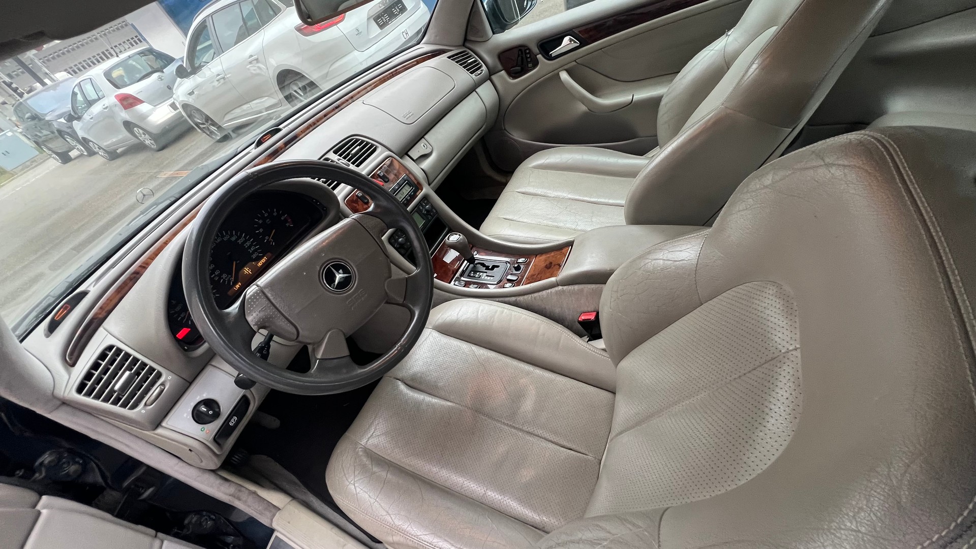 MERCEDES-BENZ CLK 320 Elégance Automatic-image-11