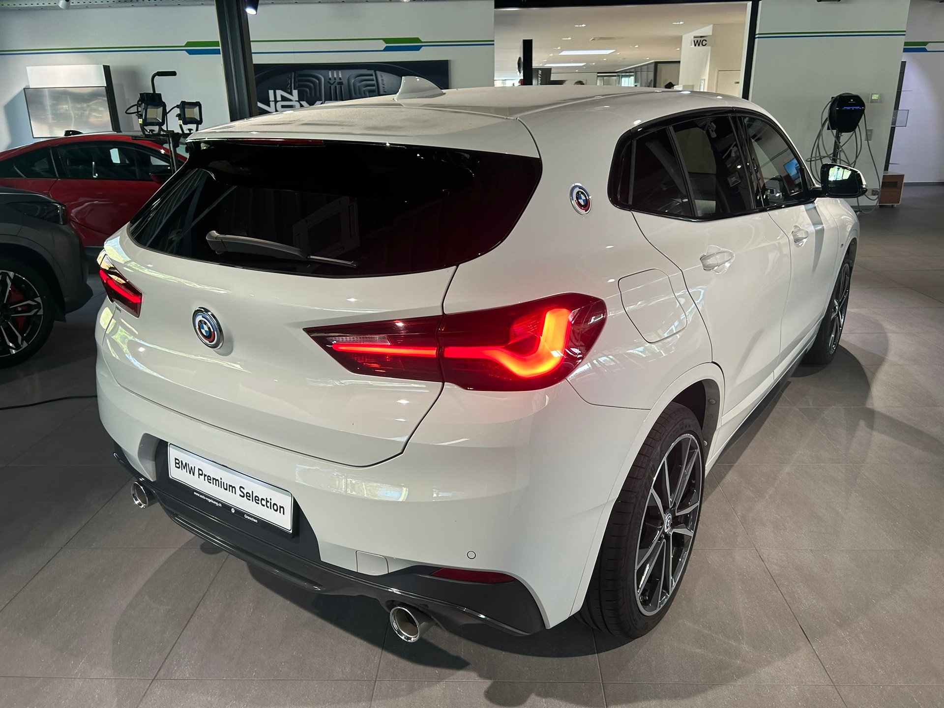 BMW X2 sDrive 18d M Sport Steptronic-image-13