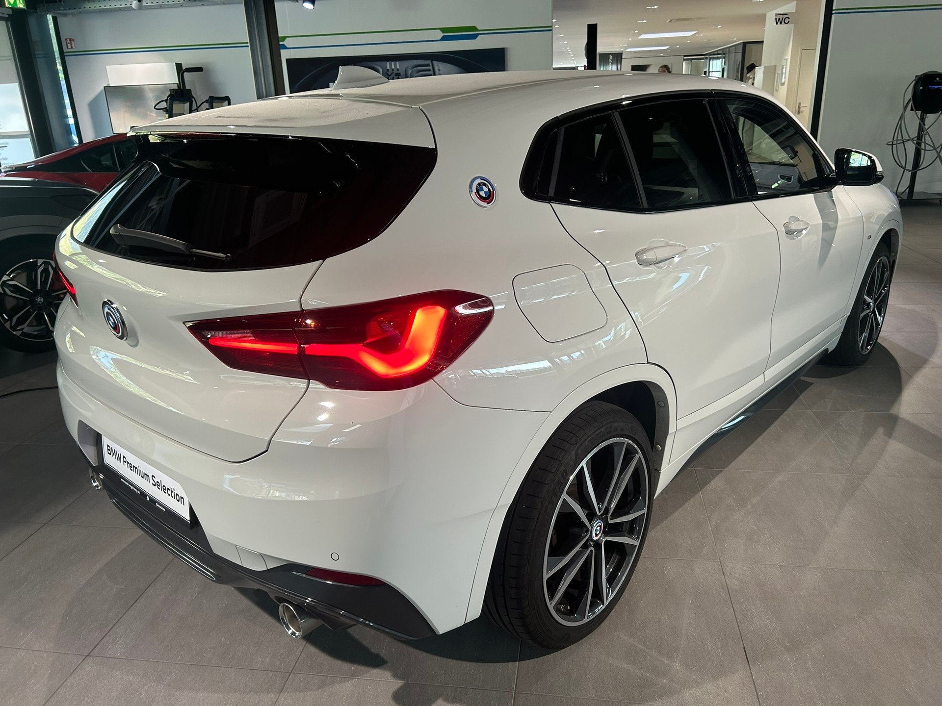 BMW X2 sDrive 18d M Sport Steptronic-image-14