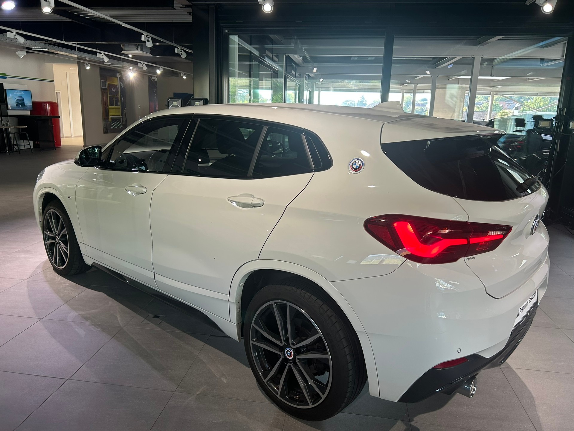 BMW X2 sDrive 18d M Sport Steptronic-image-8