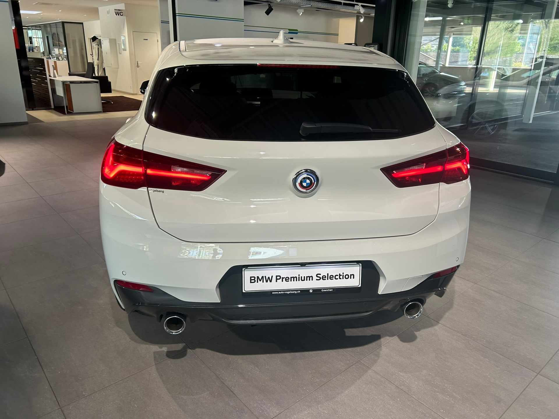 BMW X2 sDrive 18d M Sport Steptronic-image-11