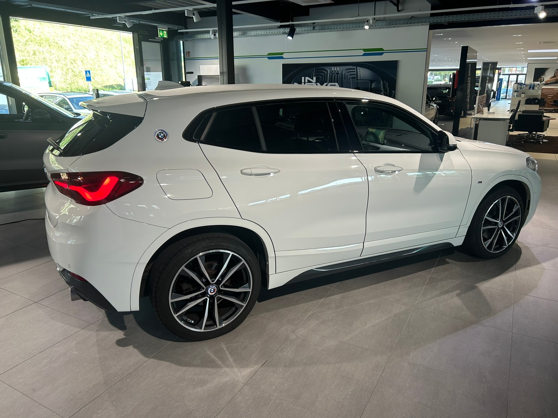 BMW X2 sDrive 18d M Sport Steptronic-image-15
