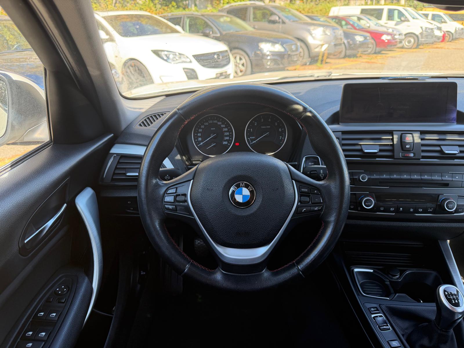 BMW 125i-image-6