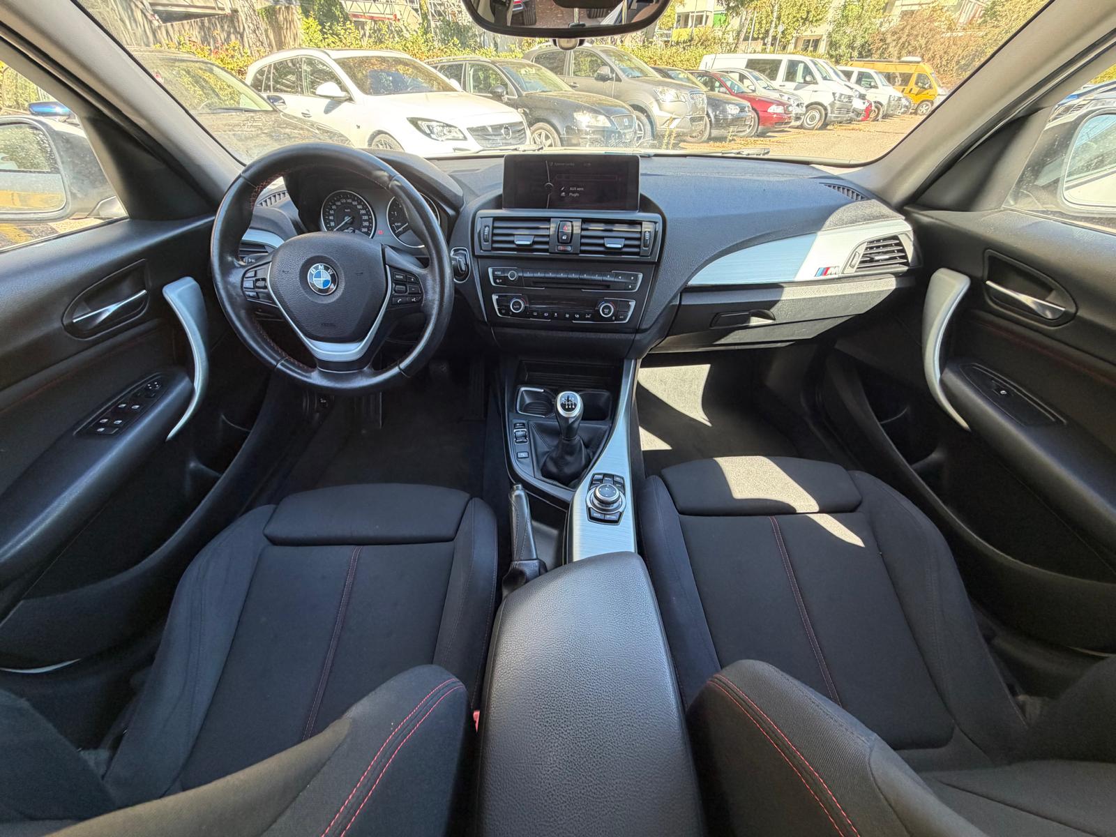 BMW 125i-image-7