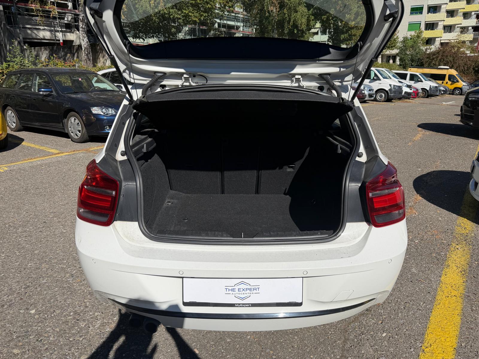 BMW 125i-image-8