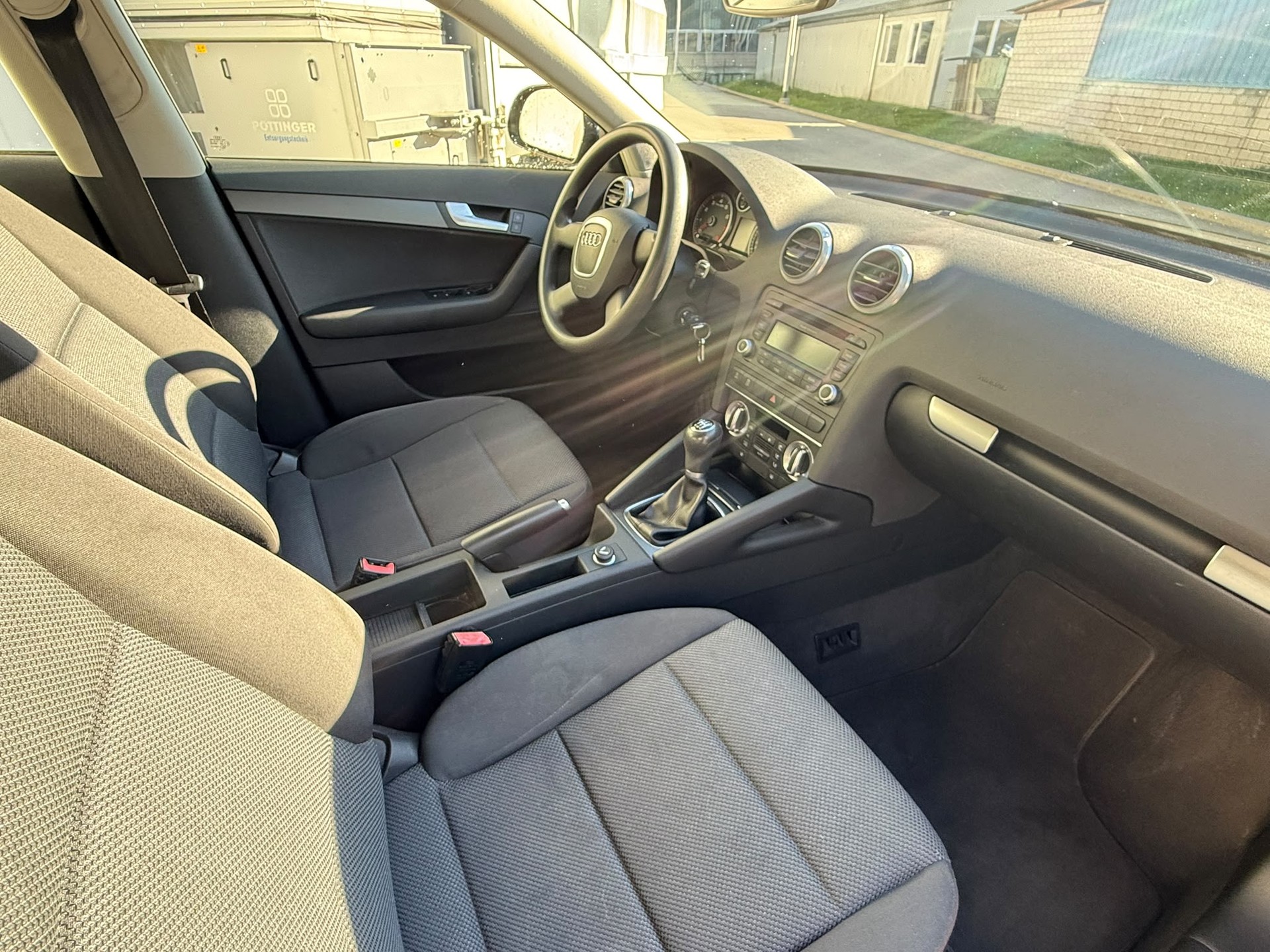 AUDI A3 Sportback 1.4 TFSI Ambiente-image-8