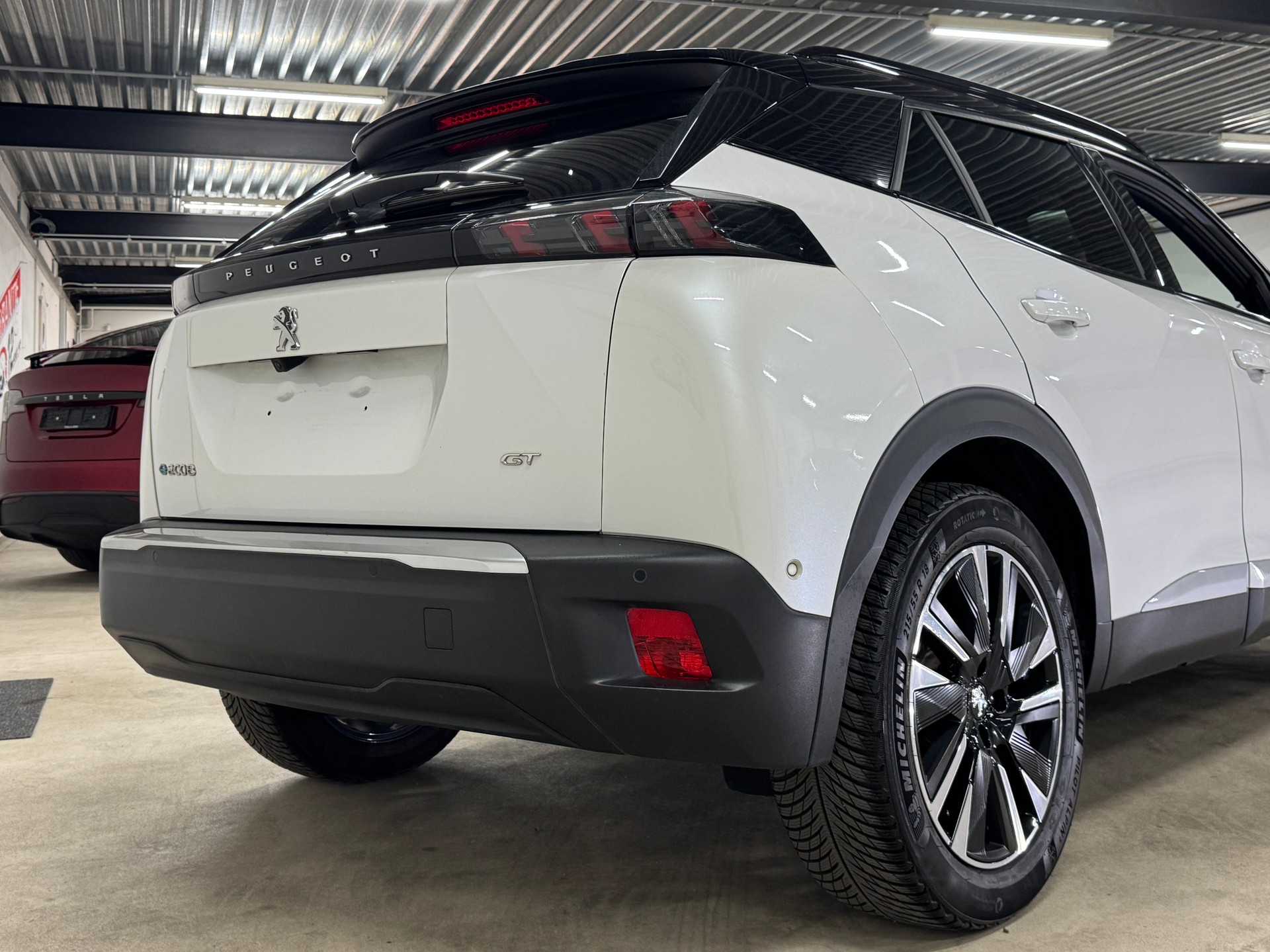 PEUGEOT 2008 e GT Pack-image-5