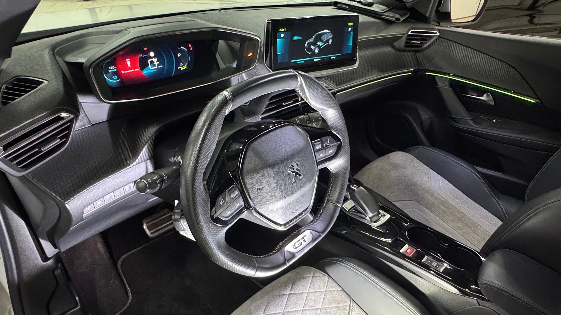 PEUGEOT 2008 e GT Pack-image-9