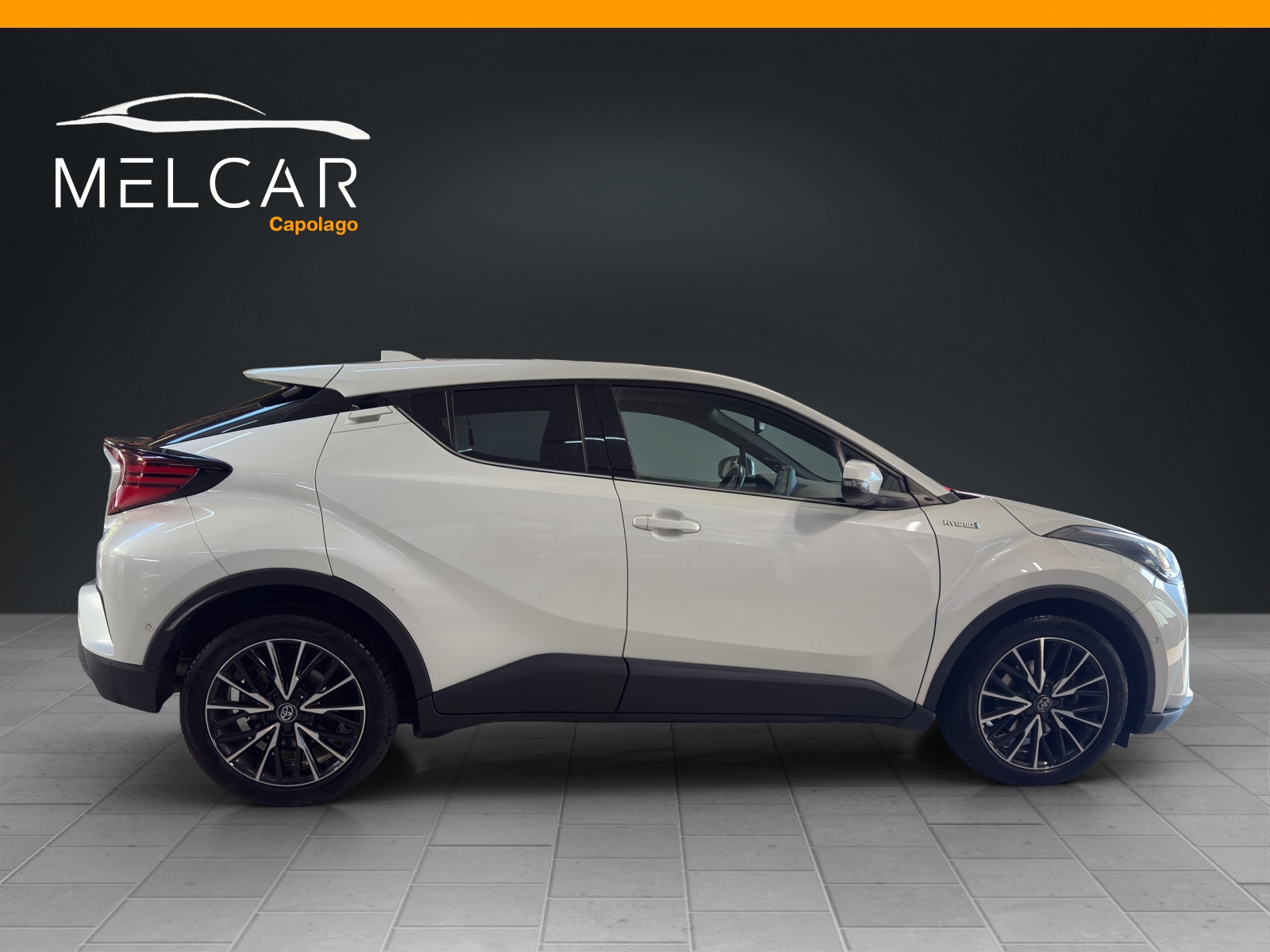 TOYOTA C-HR 1.8 HSD CVT Premium-image-3