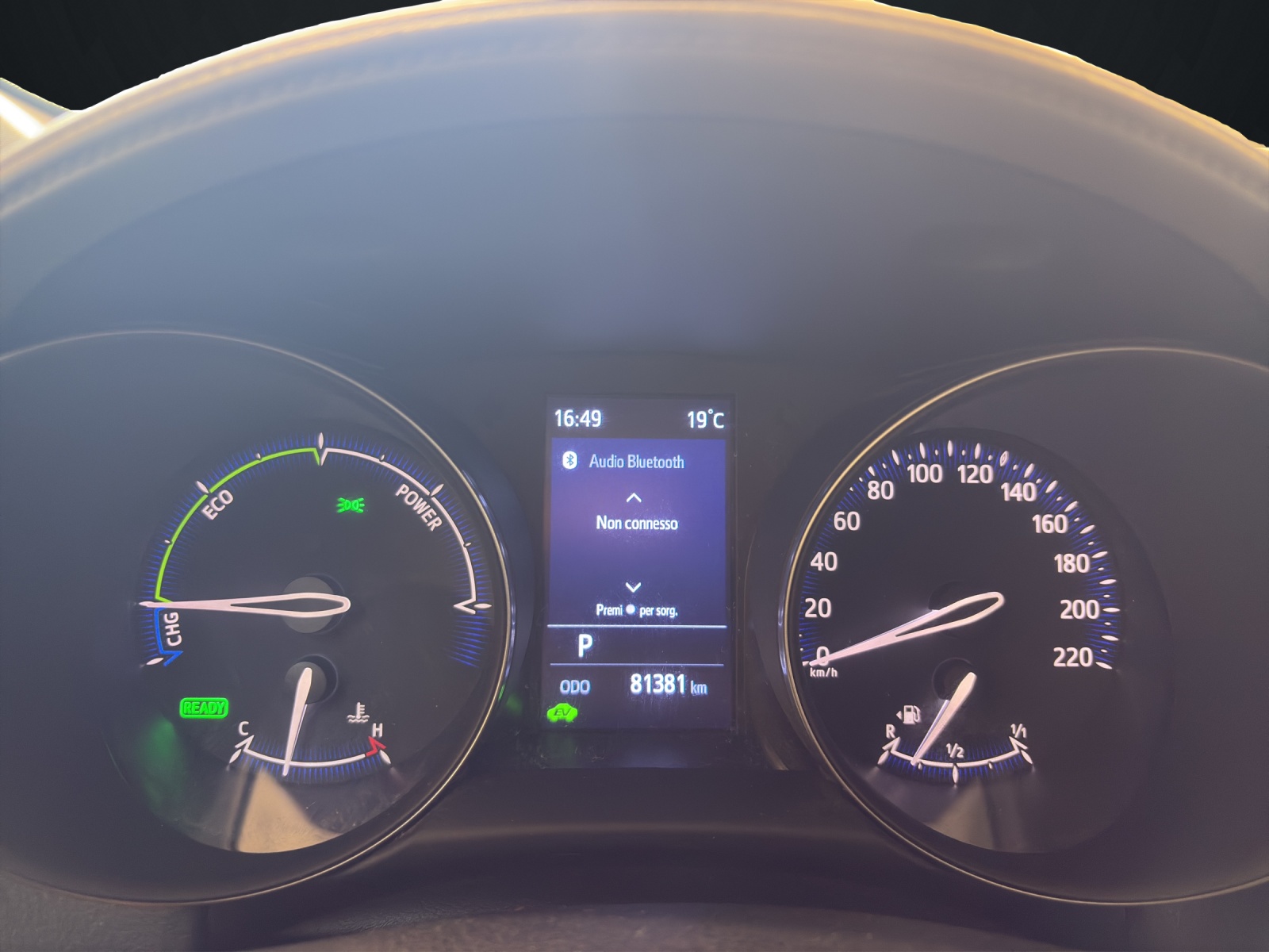 TOYOTA C-HR 1.8 HSD CVT Premium-image-12